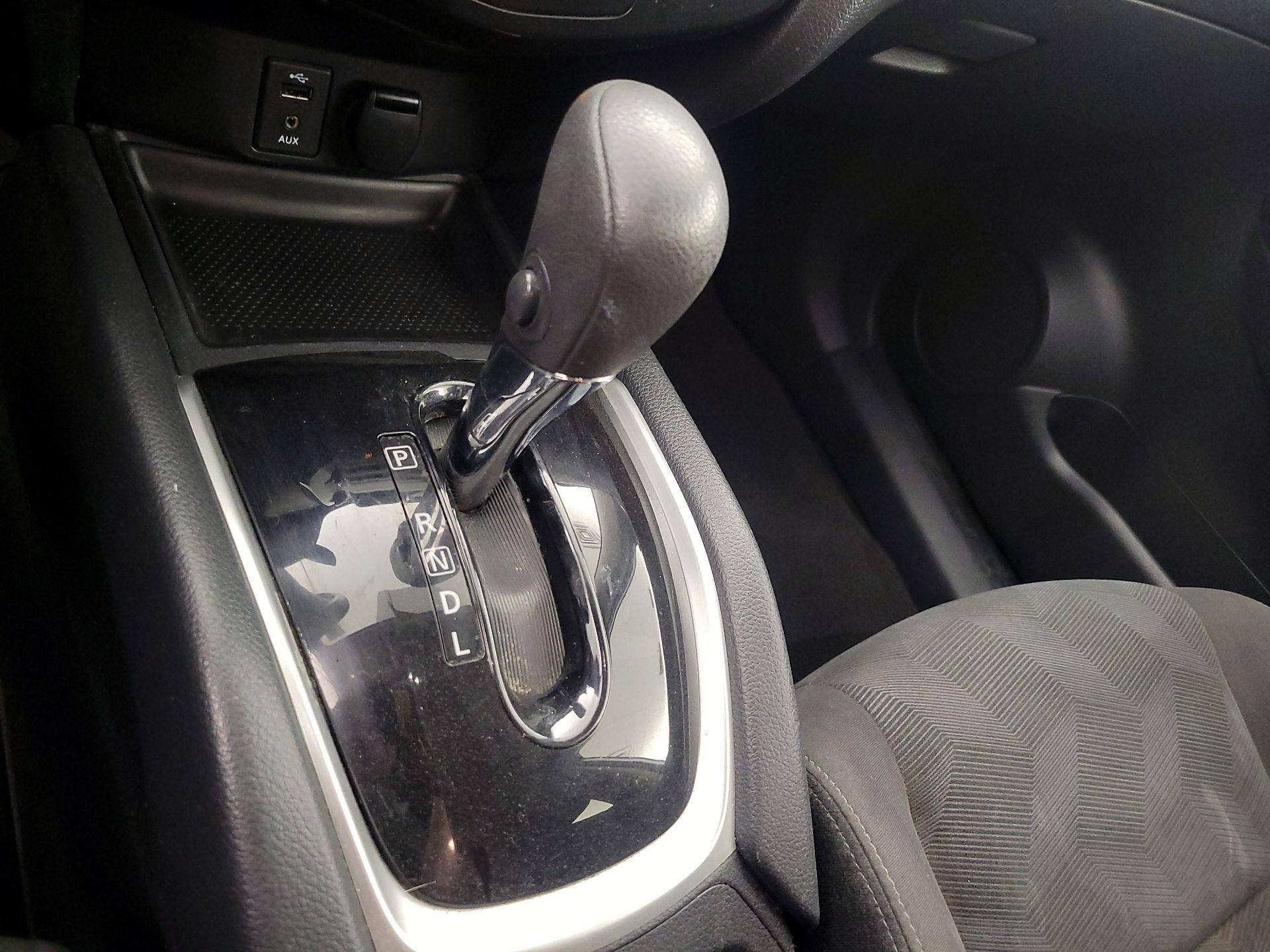 Thumbnail: 2016 Nissan Rogue - 18