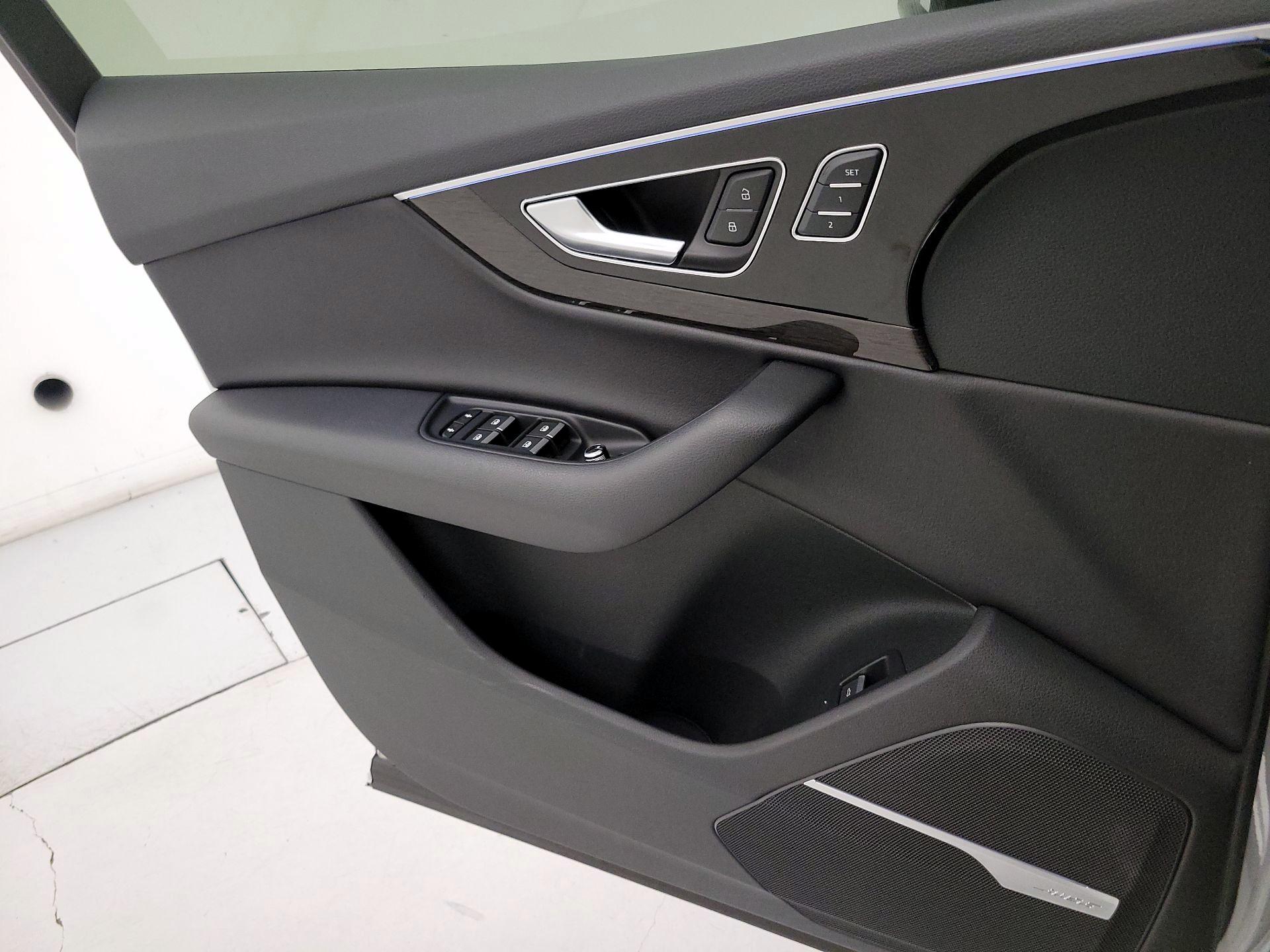 Thumbnail: 2019 Audi Q7 - 12