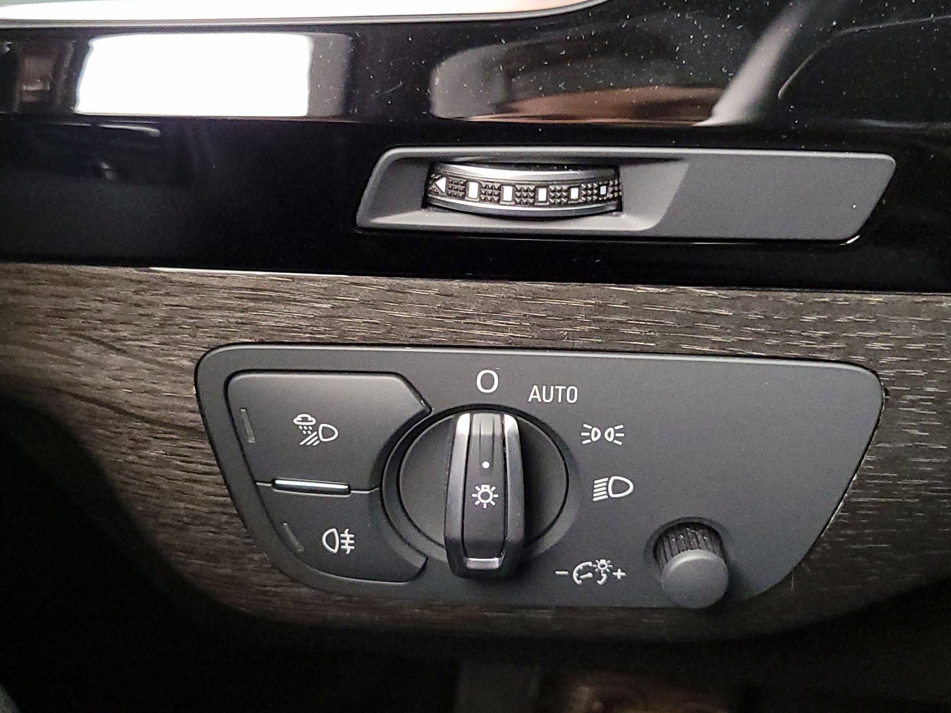 Thumbnail: 2019 Audi Q7 - 13