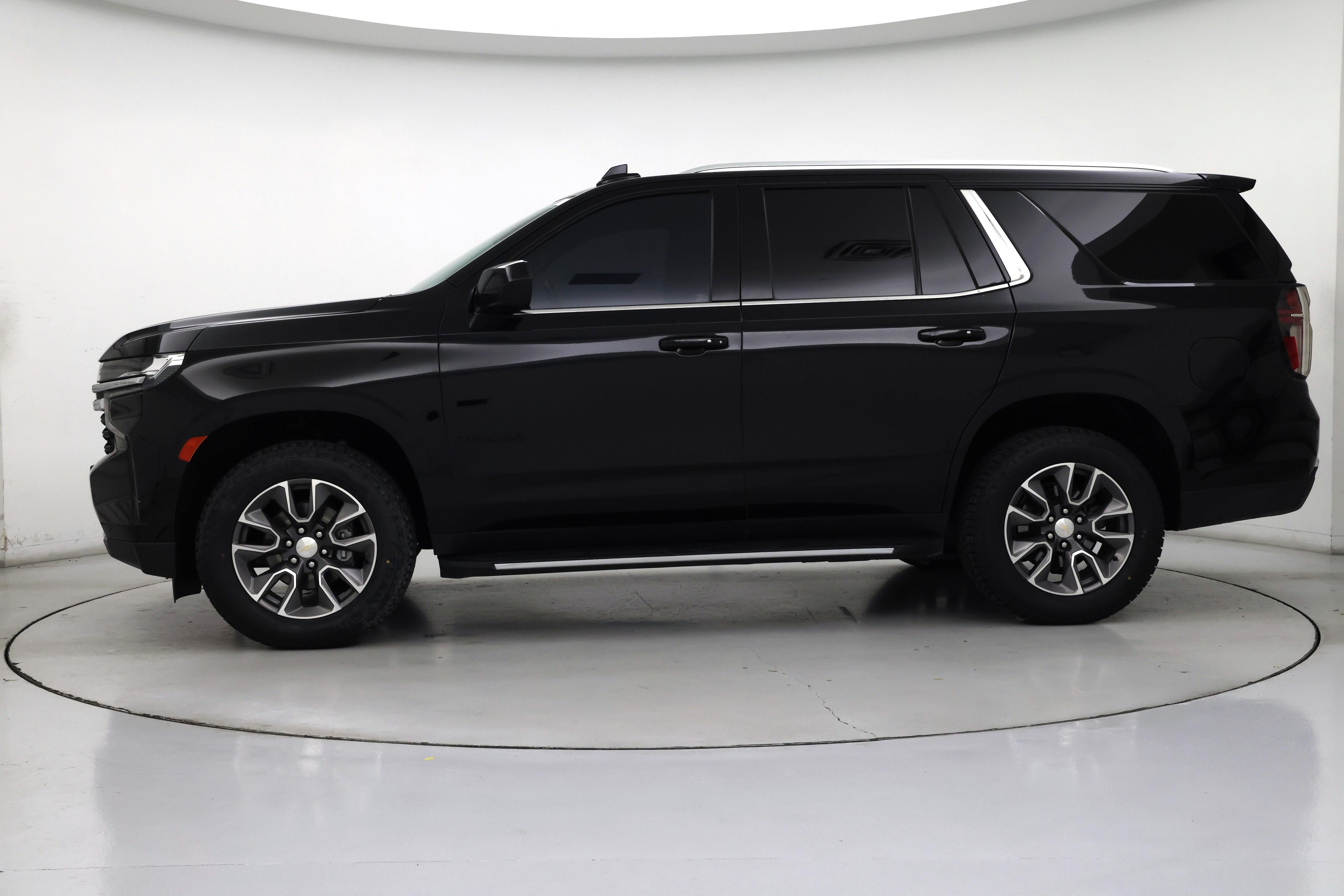 Thumbnail: 2023 Chevrolet Tahoe - 3