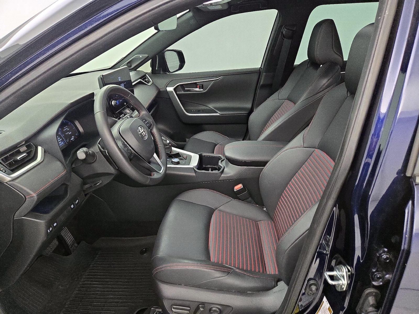 2023 Toyota RAV4 XSE - Photo 12