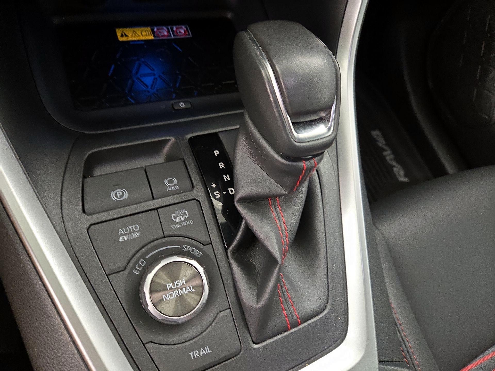 Thumbnail: 2023 Toyota RAV4 - 17