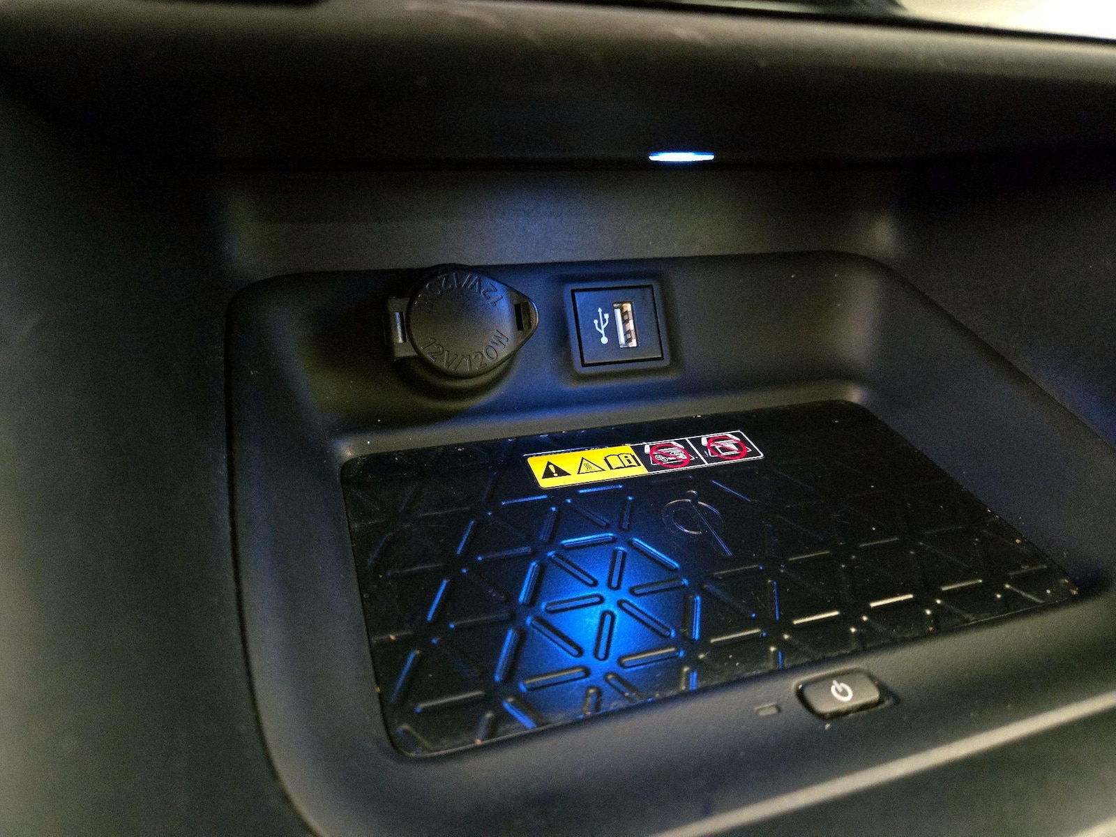 2023 Toyota RAV4 XSE - Photo 19