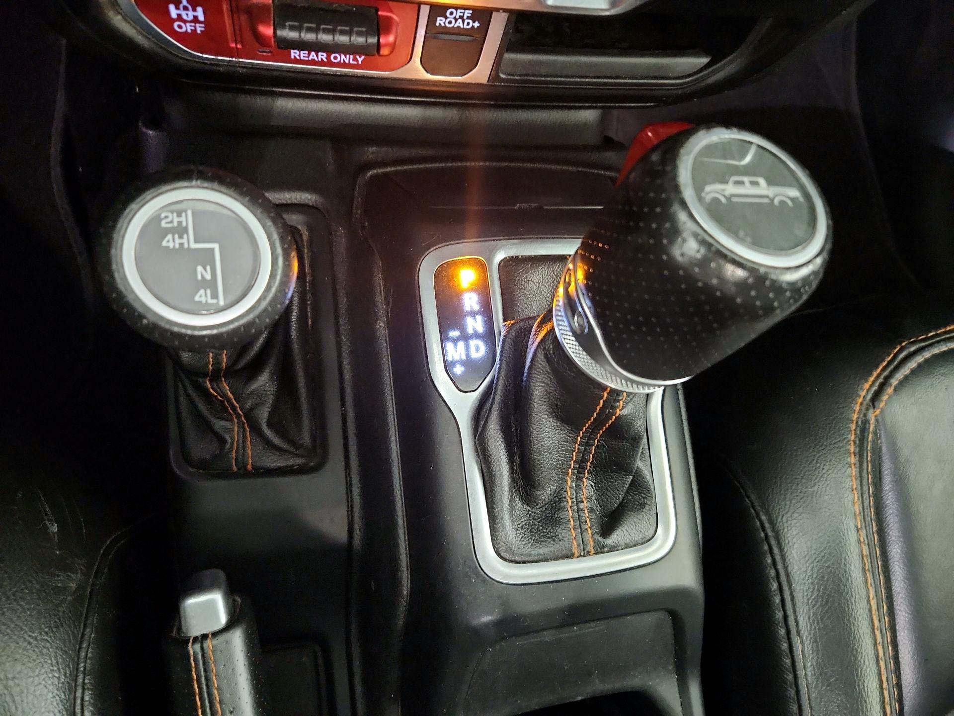 Thumbnail: 2020 Jeep Gladiator - 17