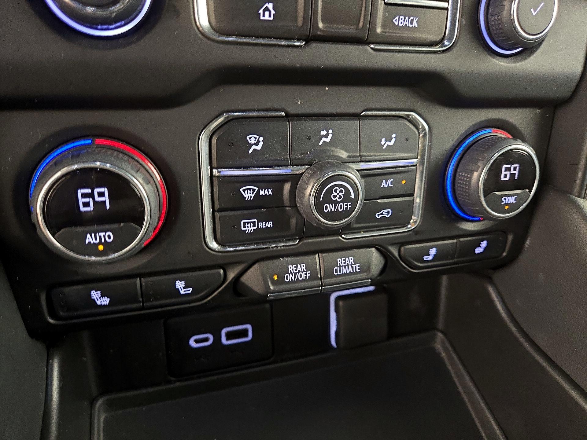 Thumbnail: 2022 Chevrolet Suburban - 16