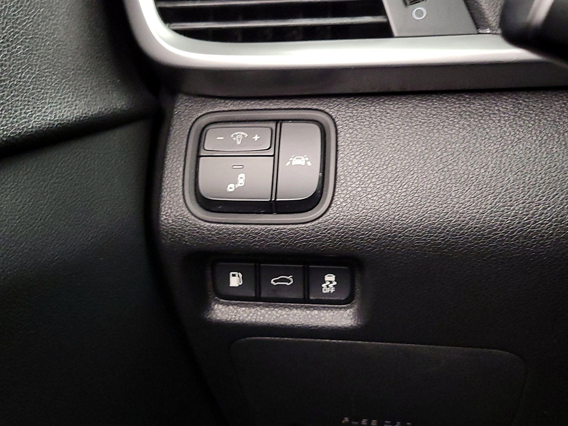 Thumbnail: 2020 Kia Optima - 13