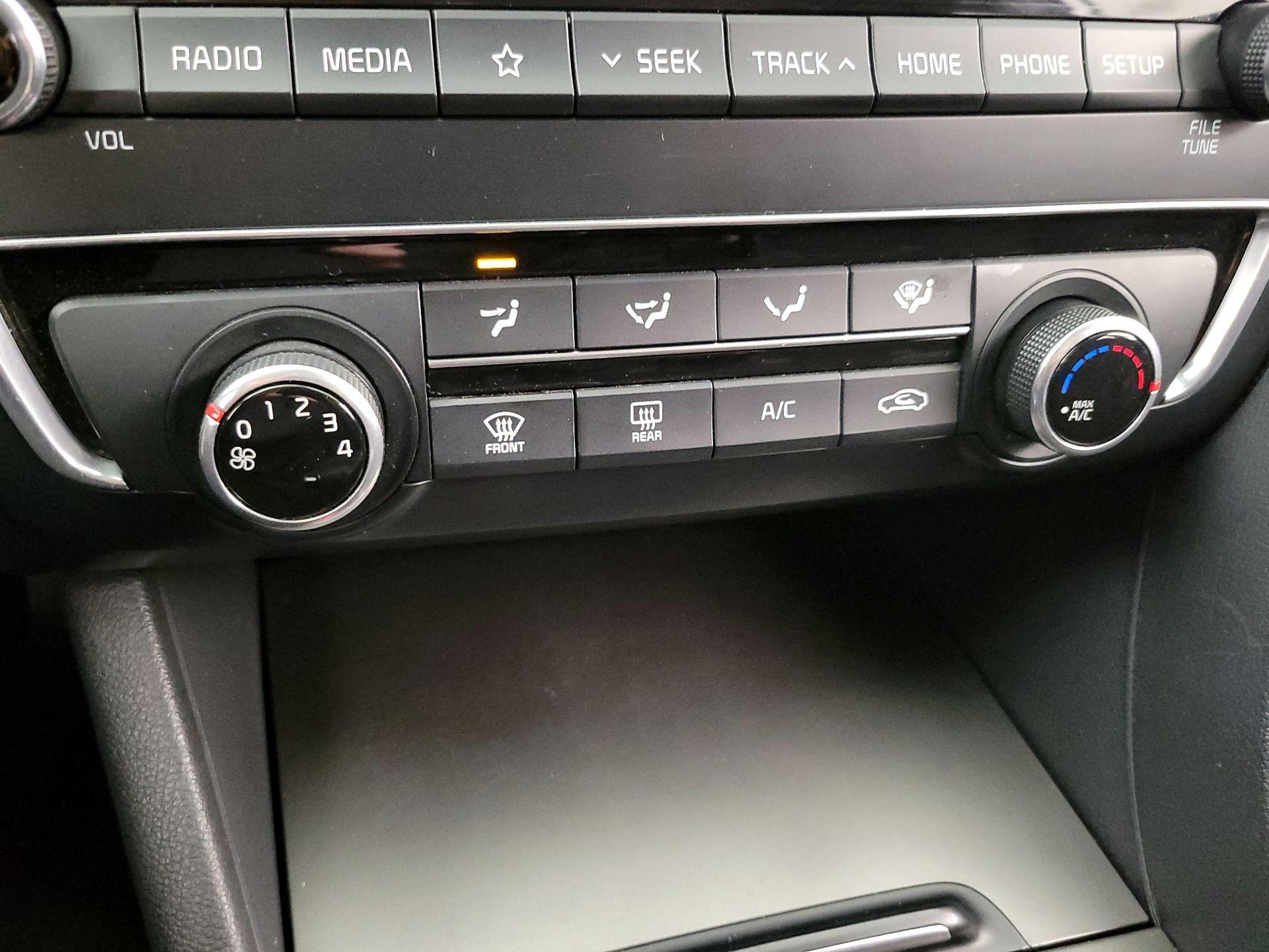 Thumbnail: 2020 Kia Optima - 16