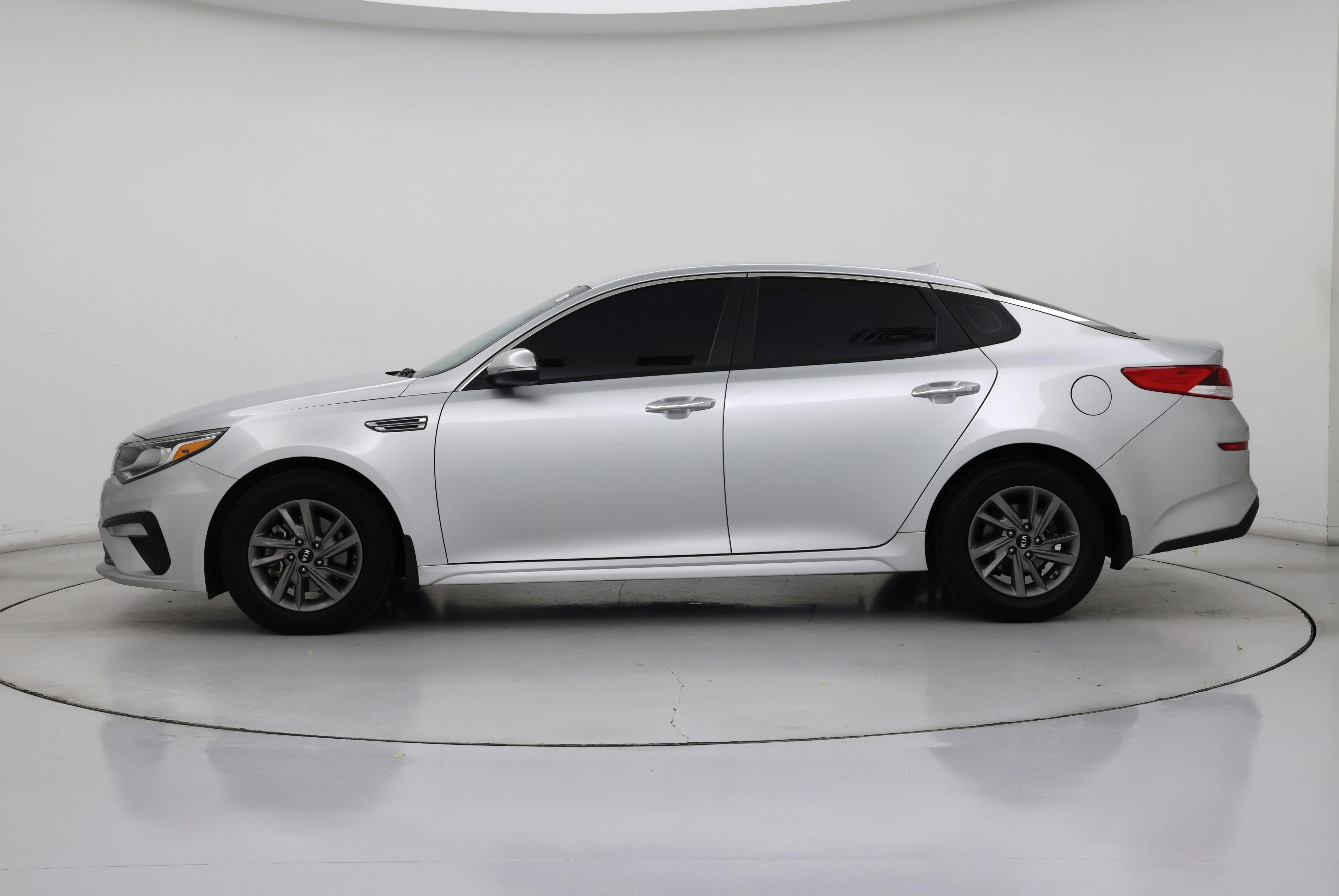 Thumbnail: 2020 Kia Optima - 3