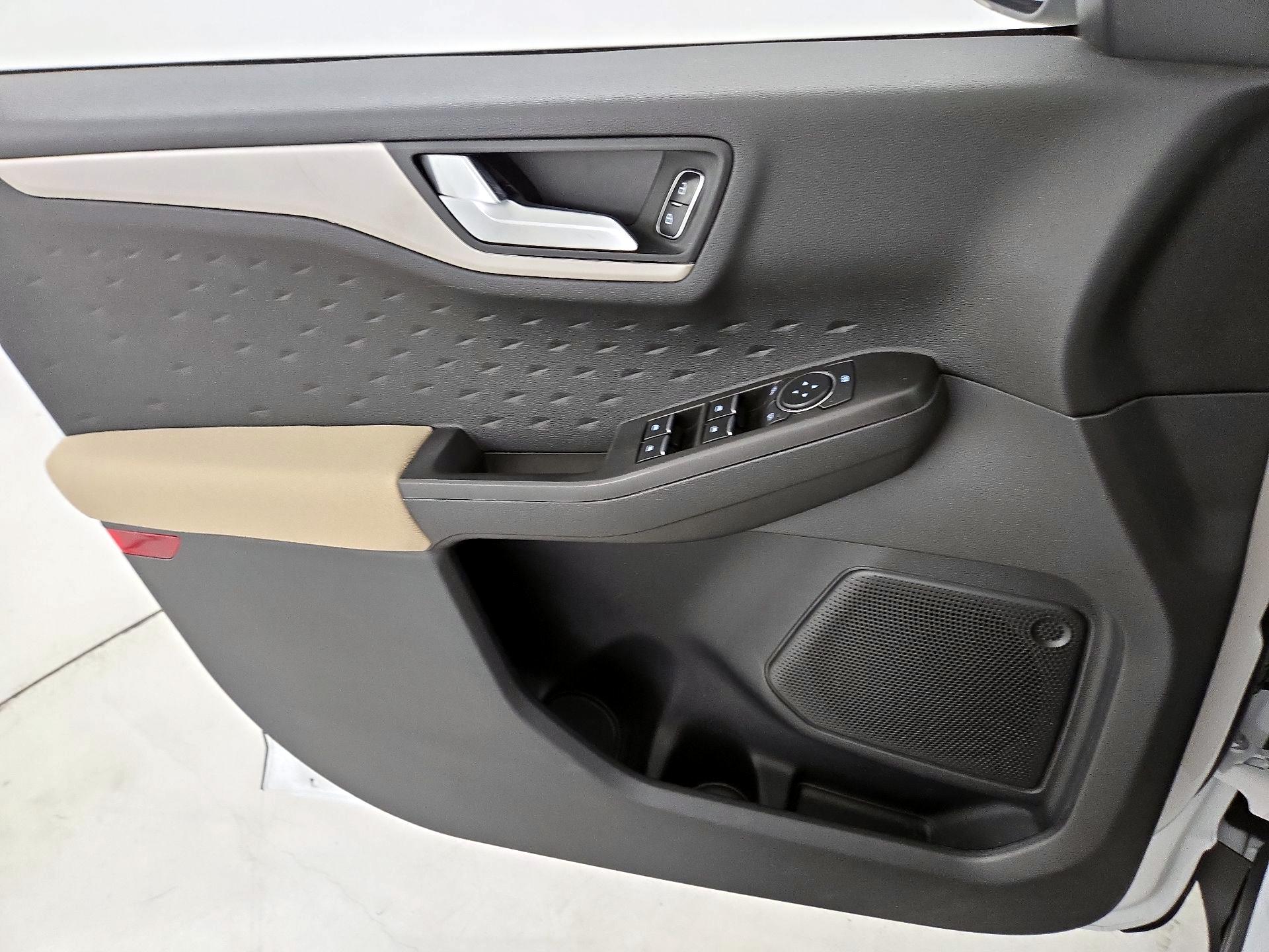 Thumbnail: 2020 Ford Escape - 12