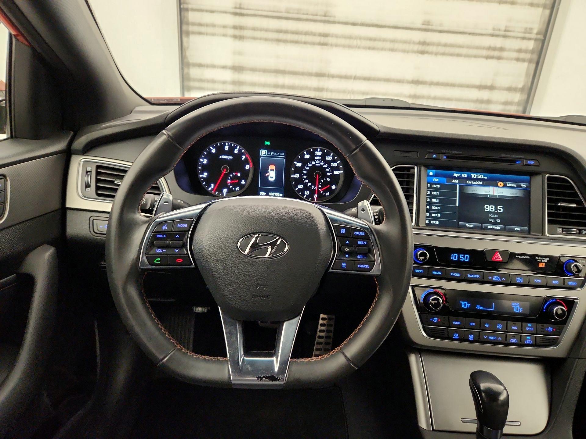 Thumbnail: 2015 Hyundai Sonata - 10