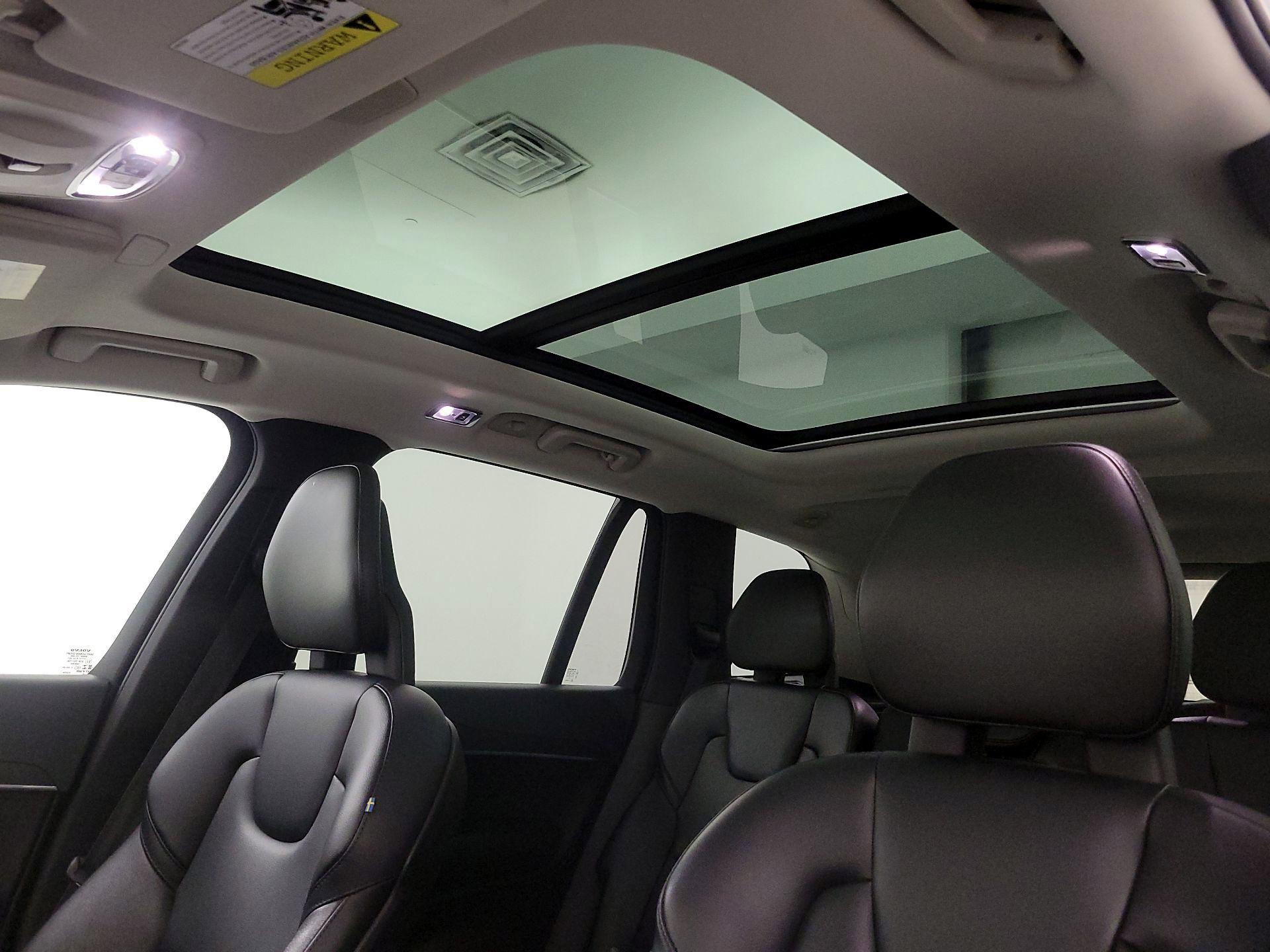 Thumbnail: 2020 Volvo XC90 - 18