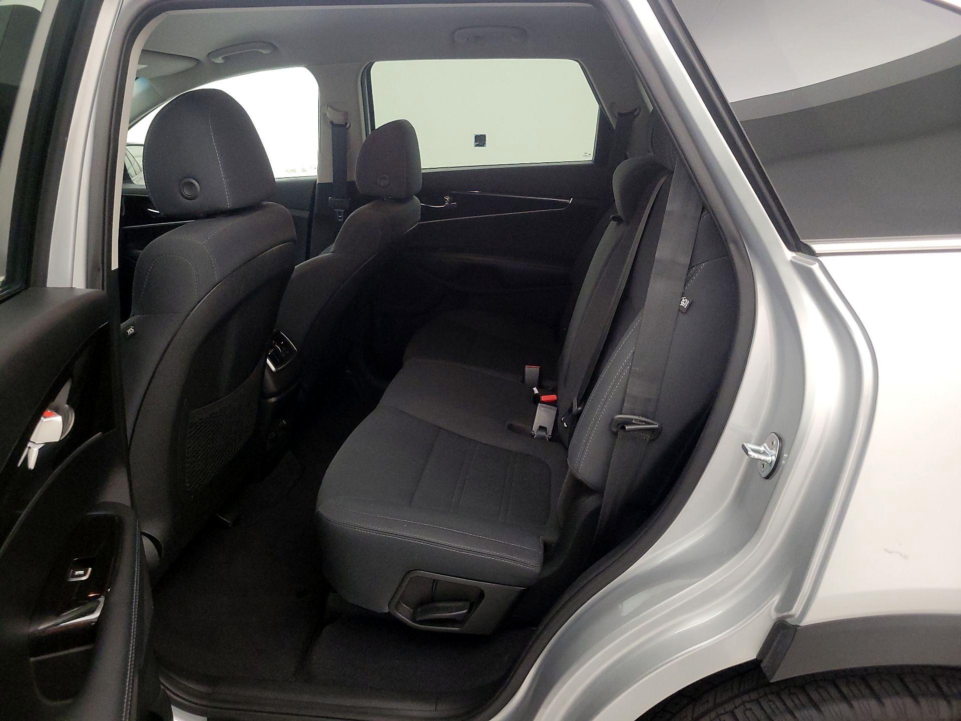 Thumbnail: 2019 Kia Sorento - 19