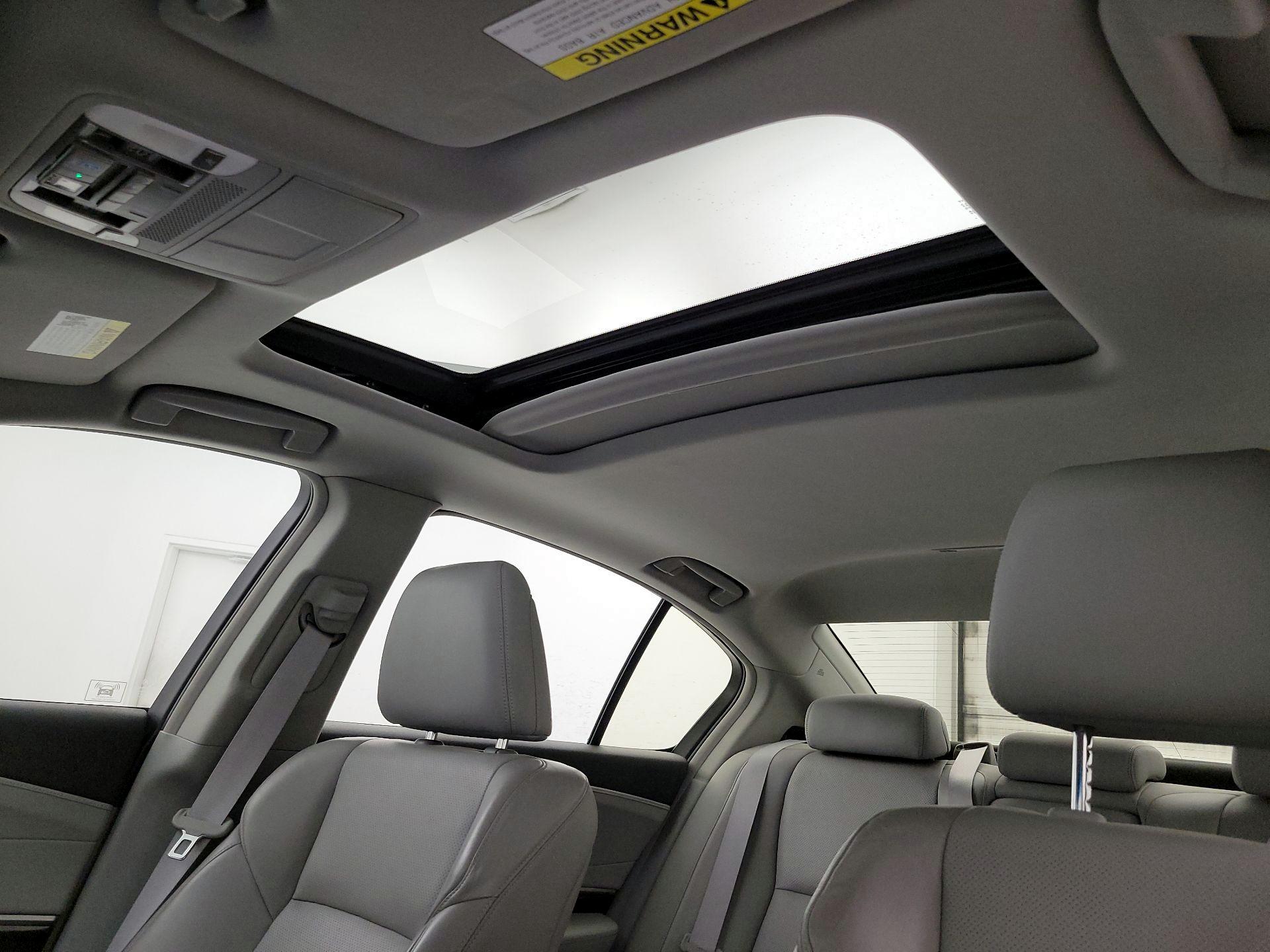 Thumbnail: 2014 Acura RLX - 20