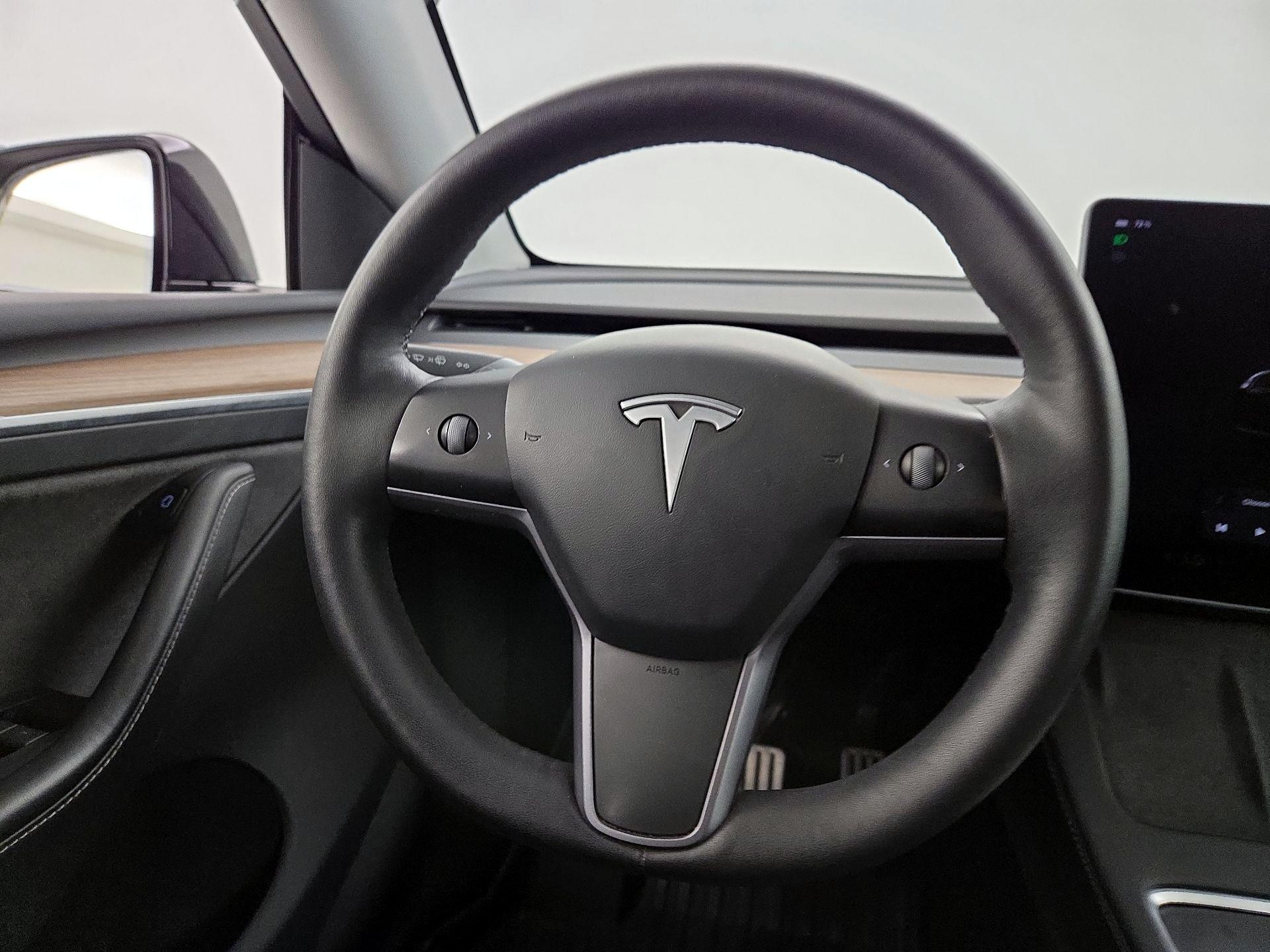Thumbnail: 2023 Tesla Model Y - 10