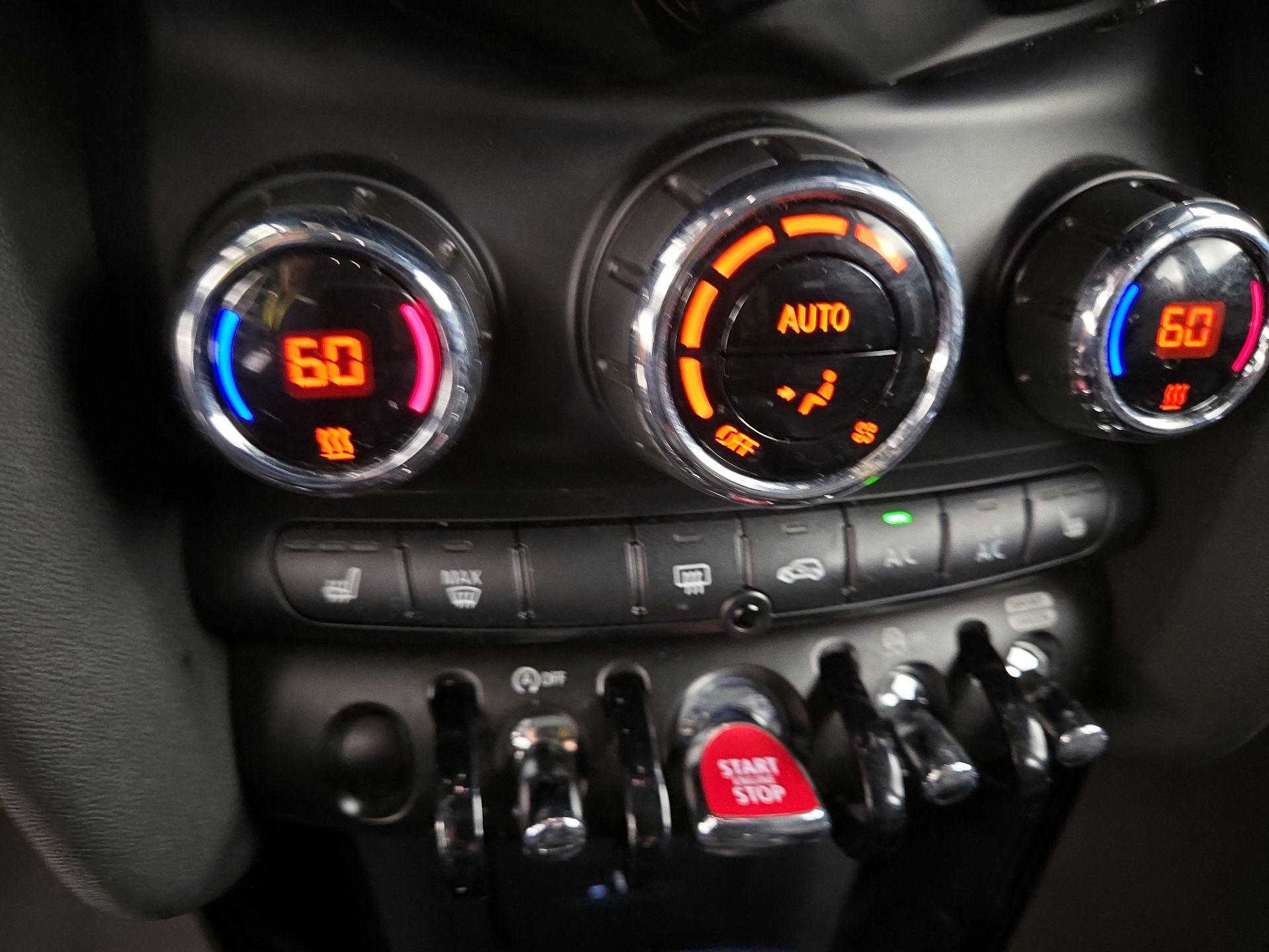 Thumbnail: 2022 MINI Cooper Hardtop - 17