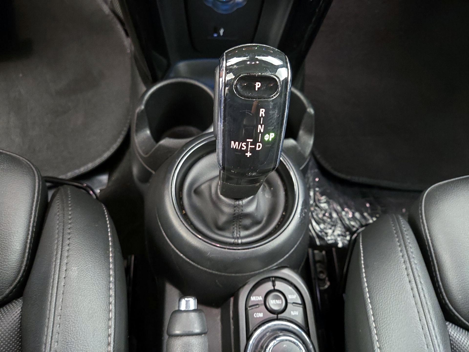 Thumbnail: 2022 MINI Cooper Hardtop - 18