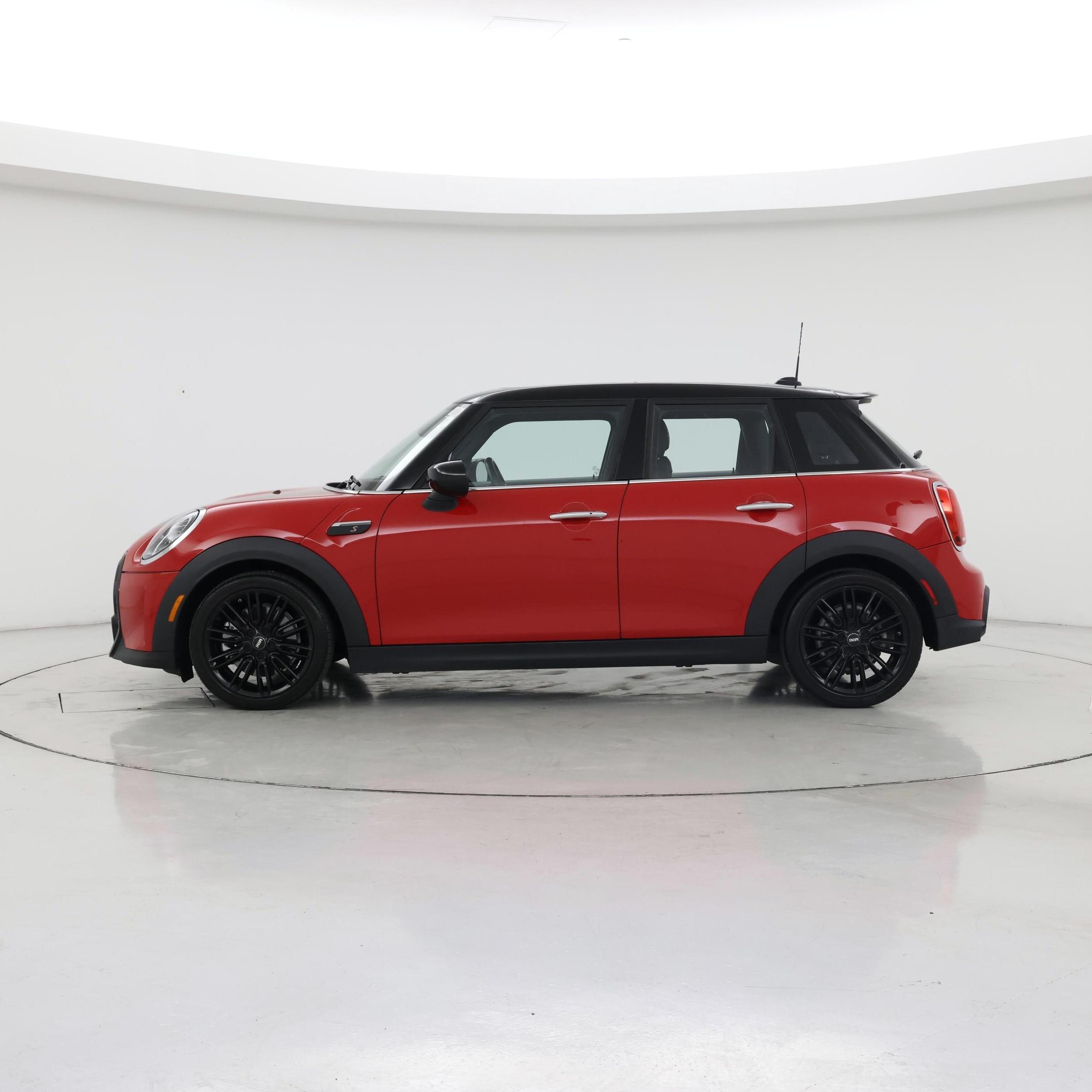 Thumbnail: 2022 MINI Cooper Hardtop - 3