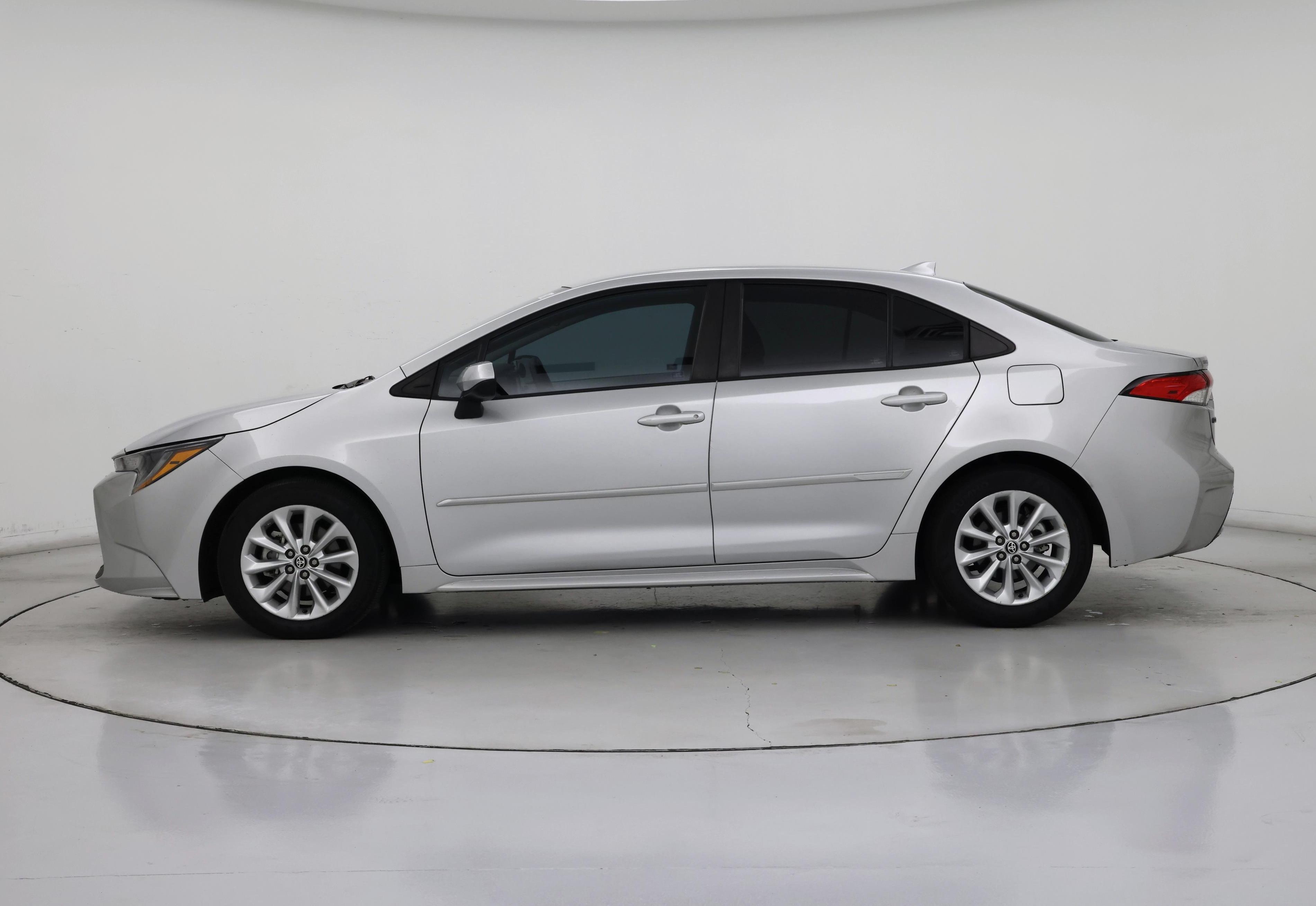 Thumbnail: 2021 Toyota Corolla - 3