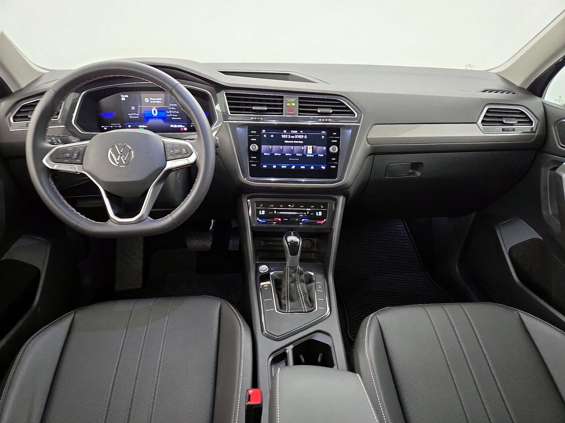 Thumbnail: 2023 Volkswagen Tiguan - 9