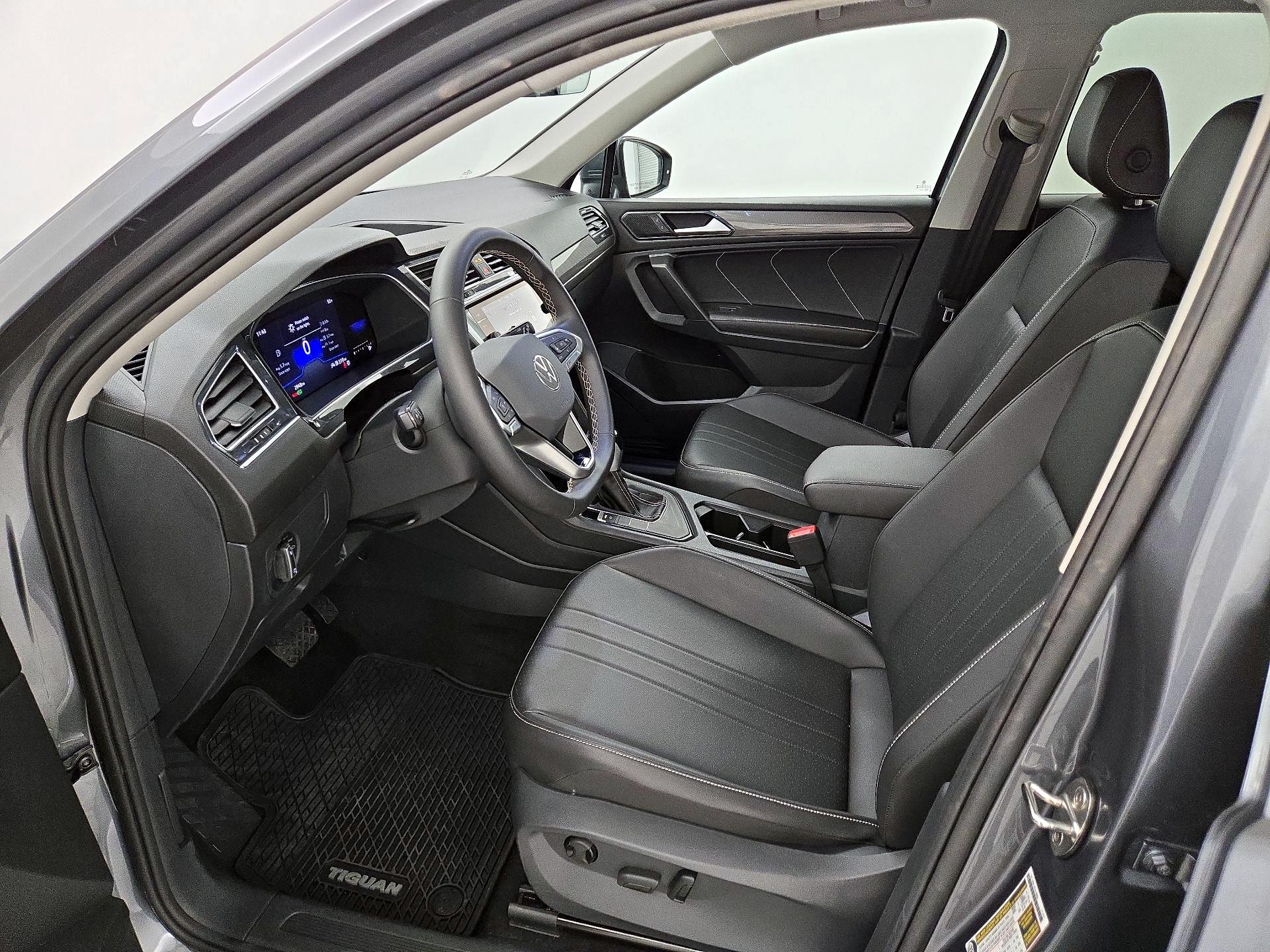 Thumbnail: 2023 Volkswagen Tiguan - 11