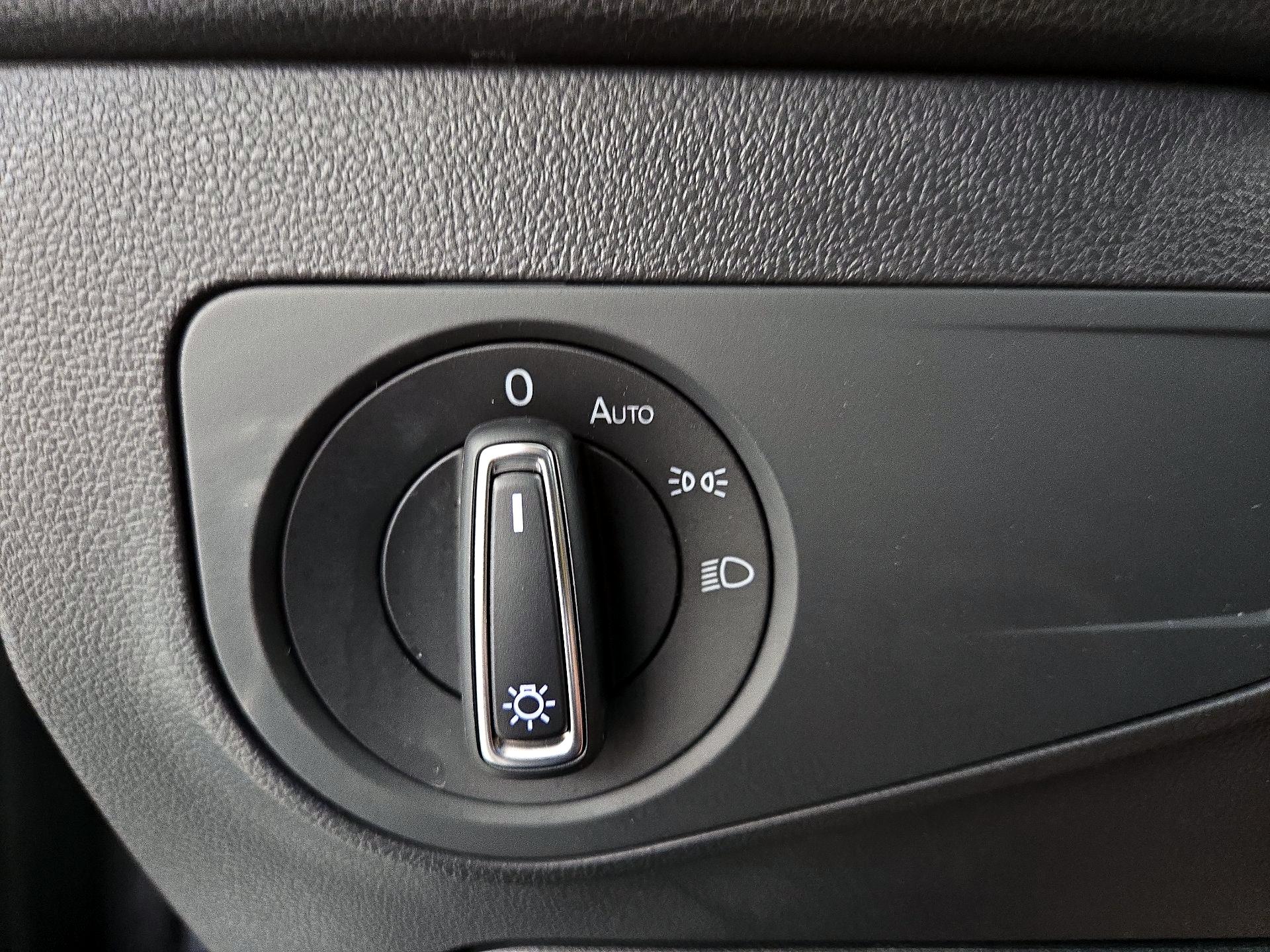 Thumbnail: 2023 Volkswagen Tiguan - 13