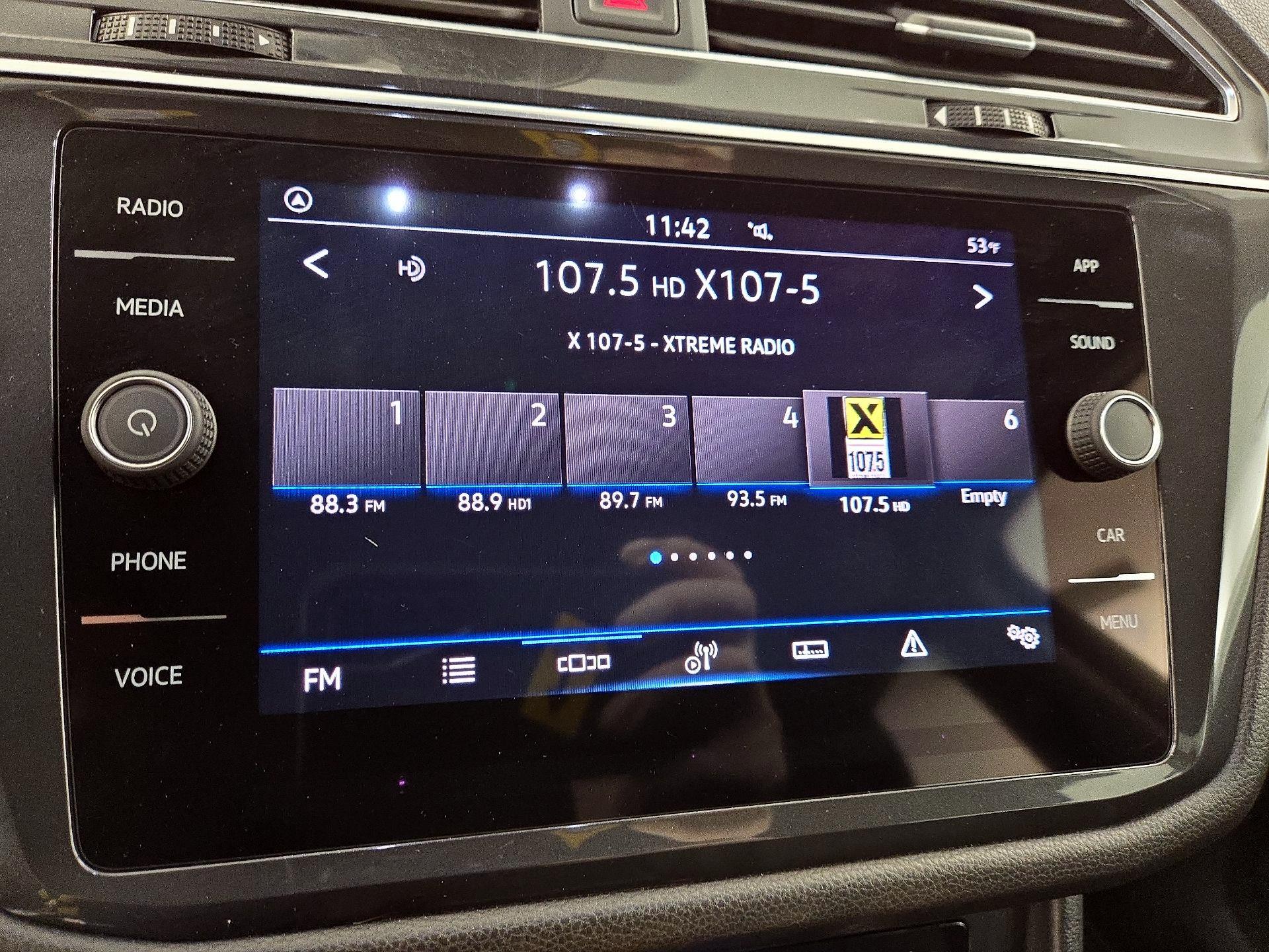 Thumbnail: 2023 Volkswagen Tiguan - 15