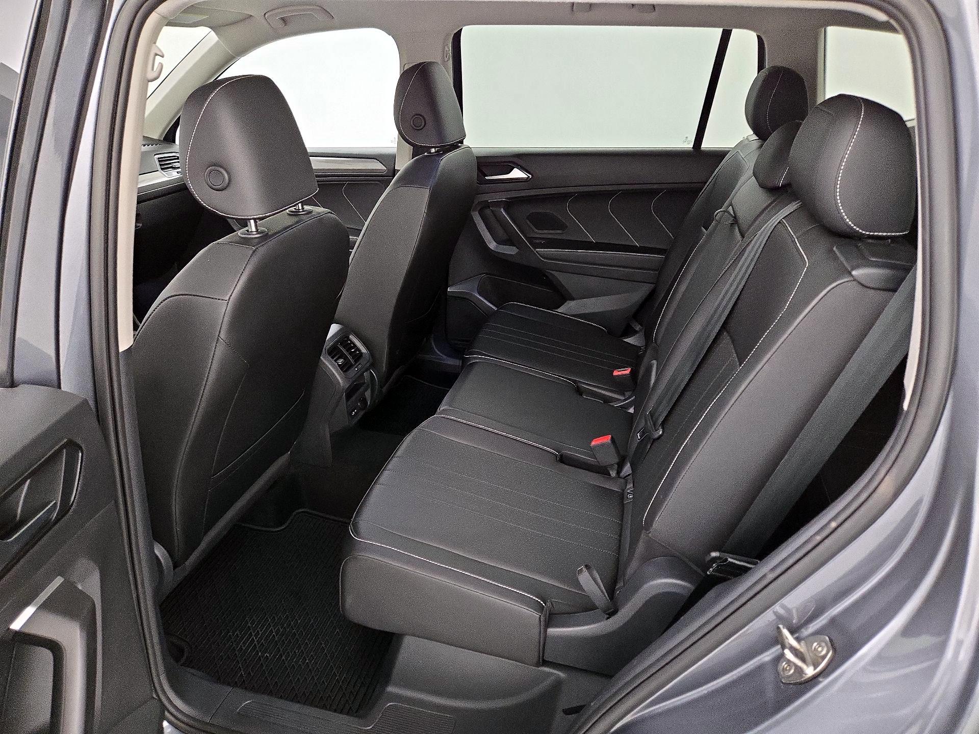 Thumbnail: 2023 Volkswagen Tiguan - 19