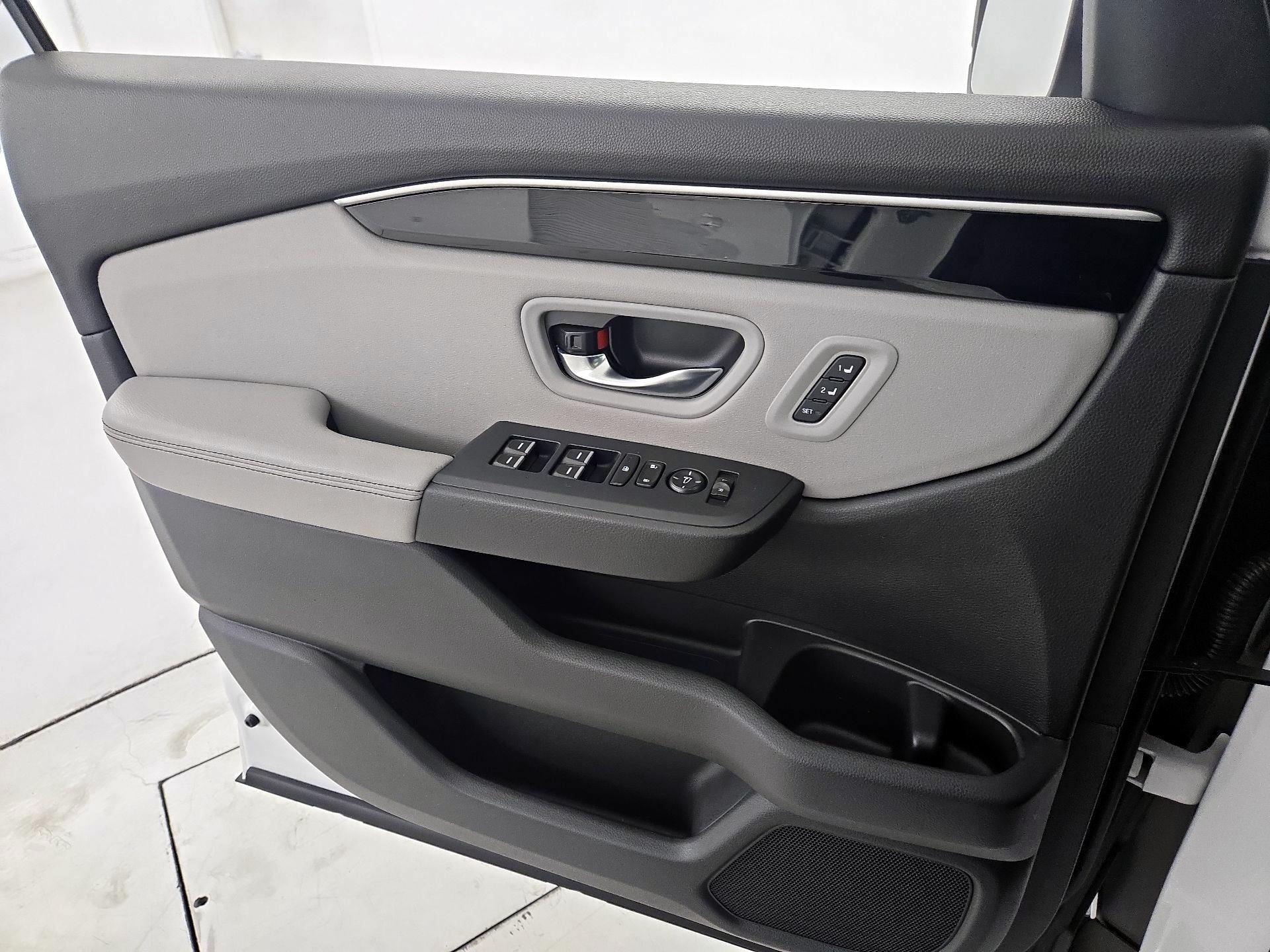 Thumbnail: 2023 Honda Pilot - 12