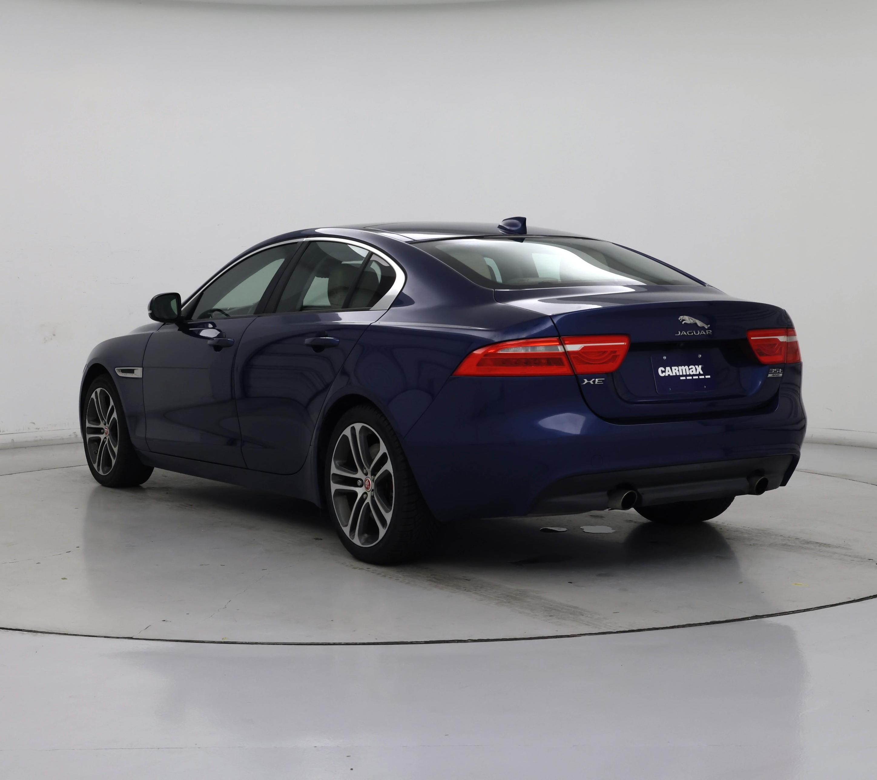 Thumbnail: 2017 Jaguar XE - 2