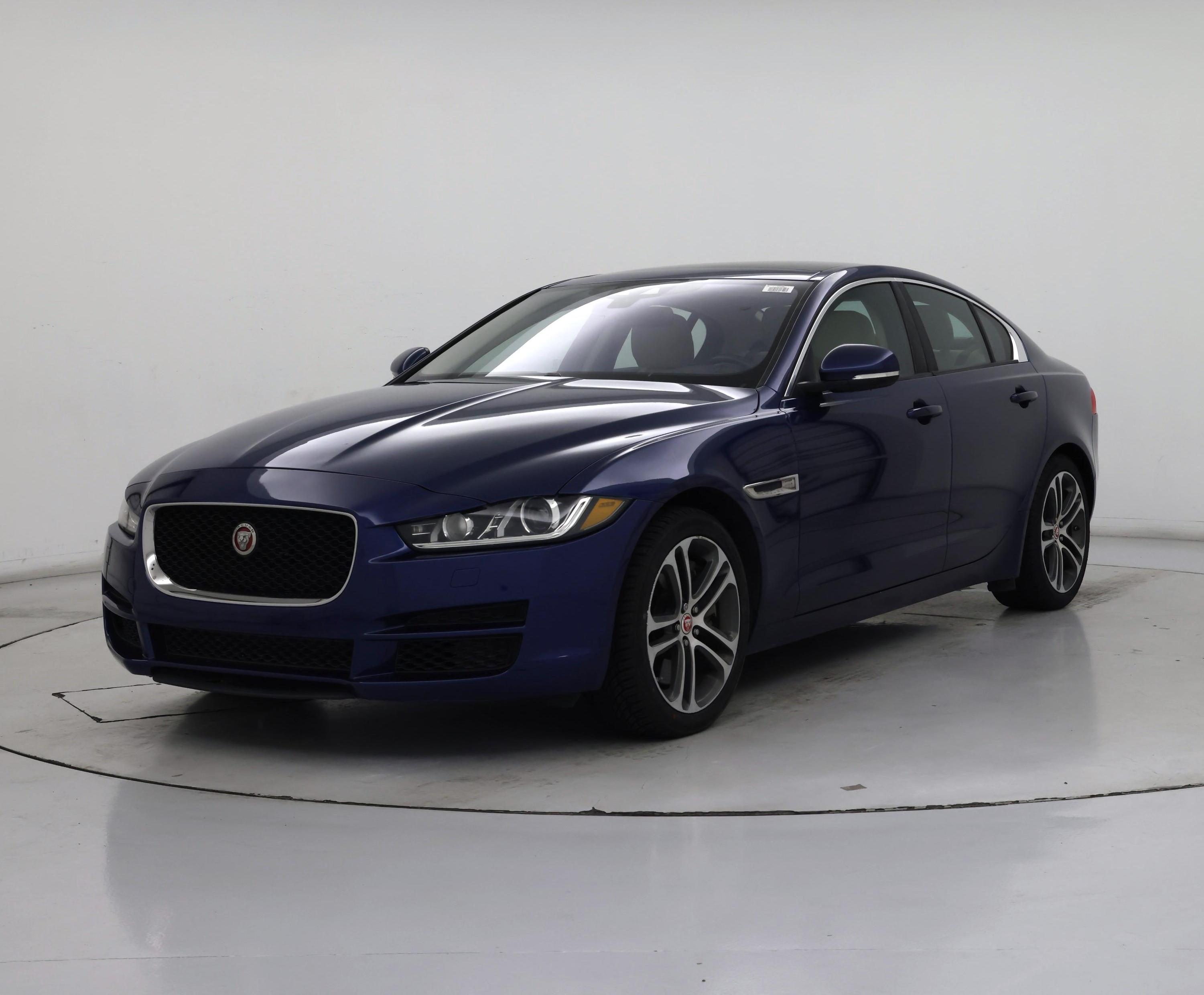 Thumbnail: 2017 Jaguar XE - 4