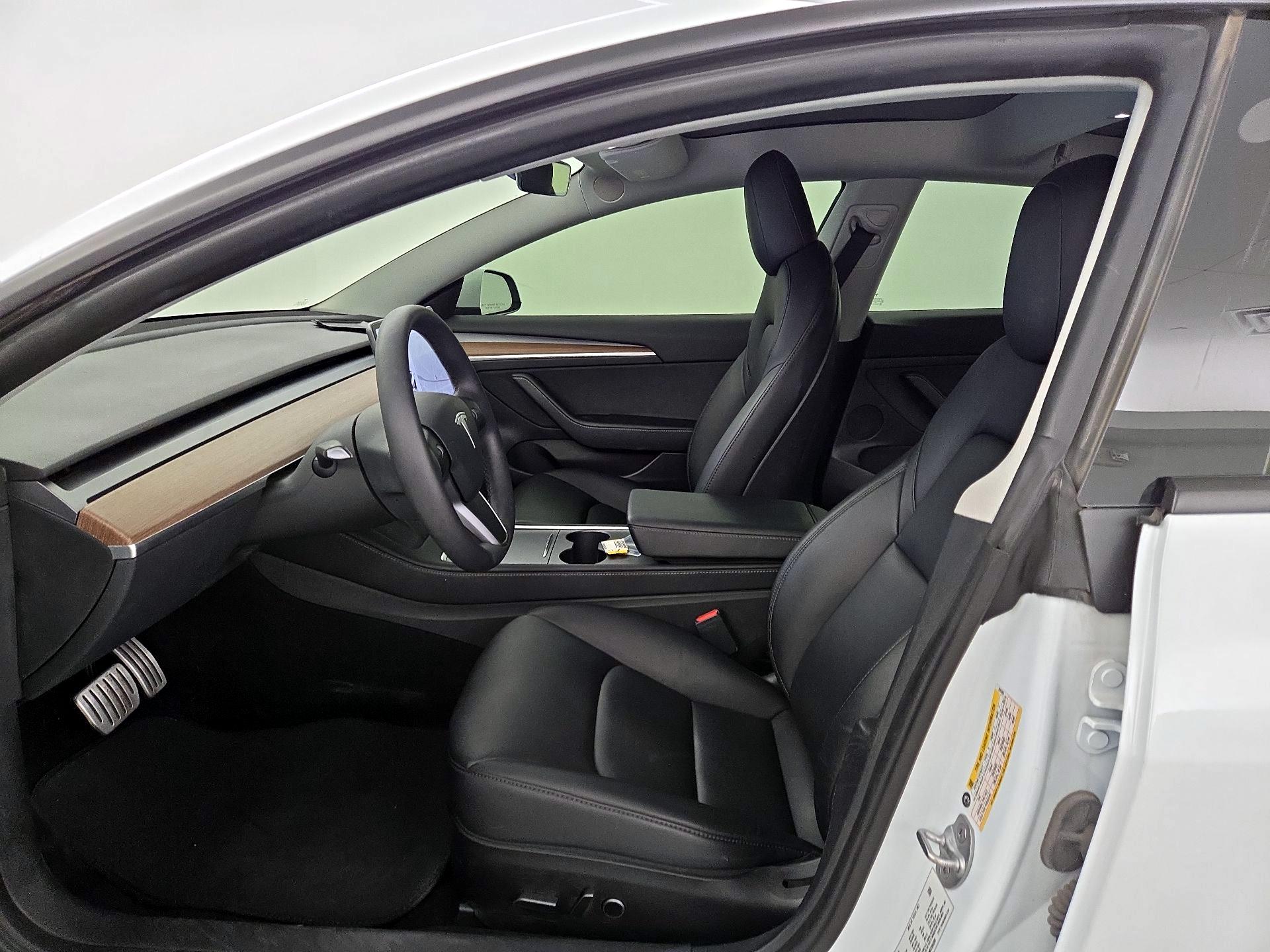 Thumbnail: 2022 Tesla Model 3 - 11