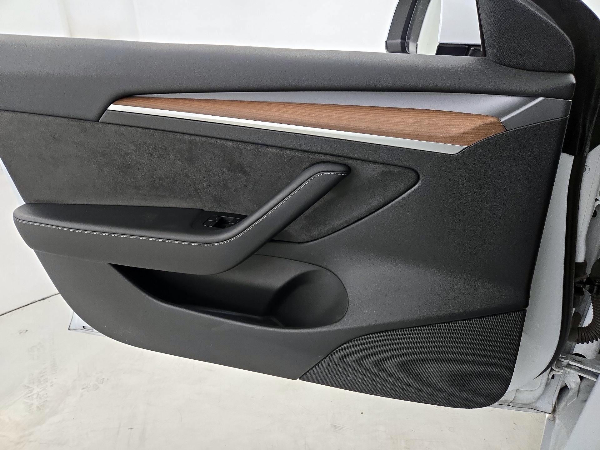 Thumbnail: 2022 Tesla Model 3 - 12