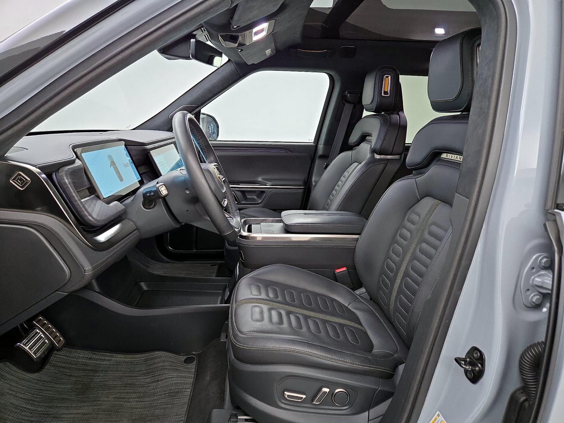 Thumbnail: 2023 Rivian R1S - 11