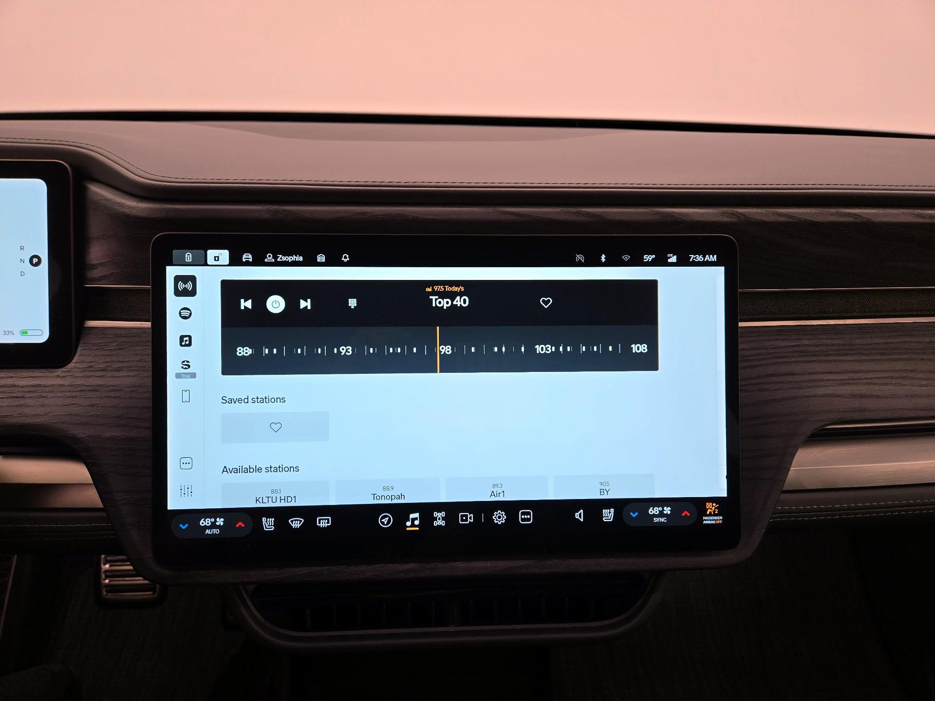 Thumbnail: 2023 Rivian R1S - 15