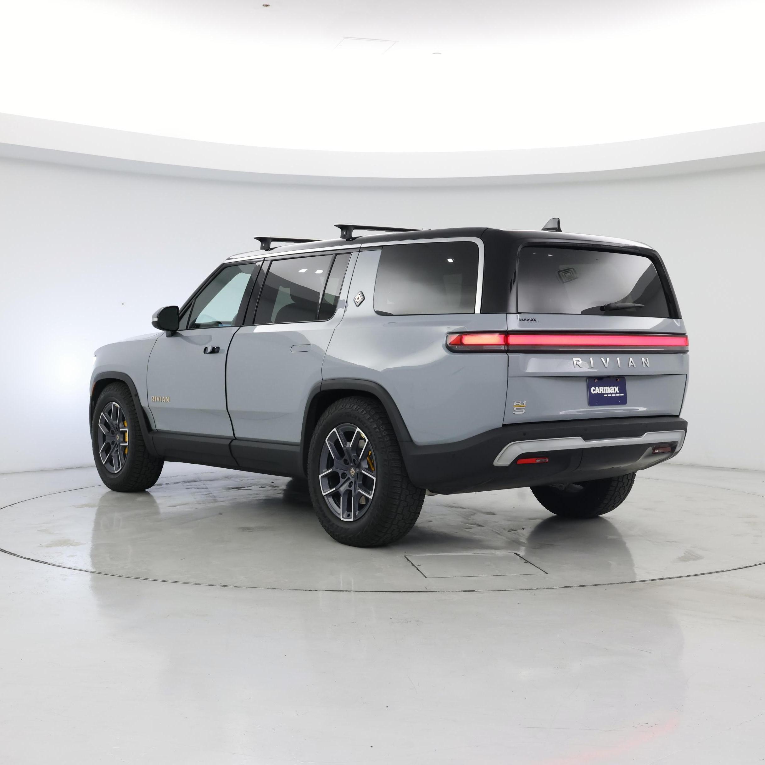 Thumbnail: 2023 Rivian R1S - 2