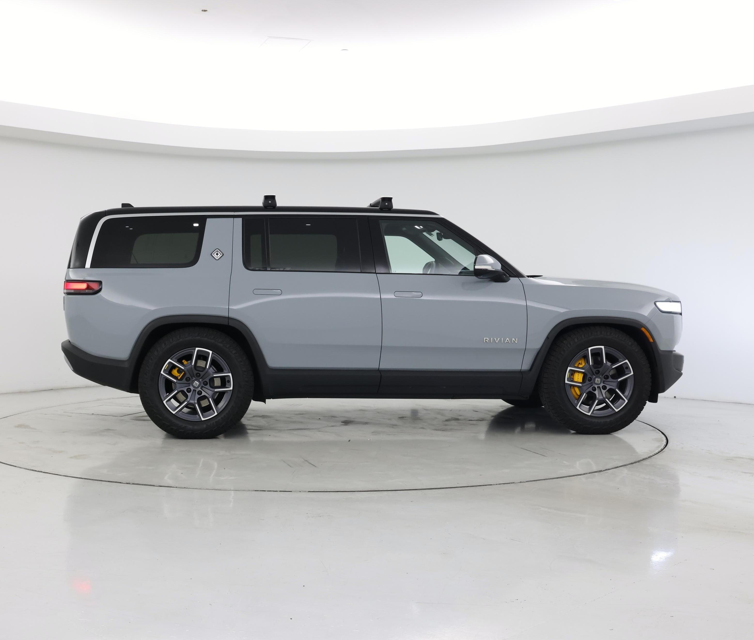 Thumbnail: 2023 Rivian R1S - 7