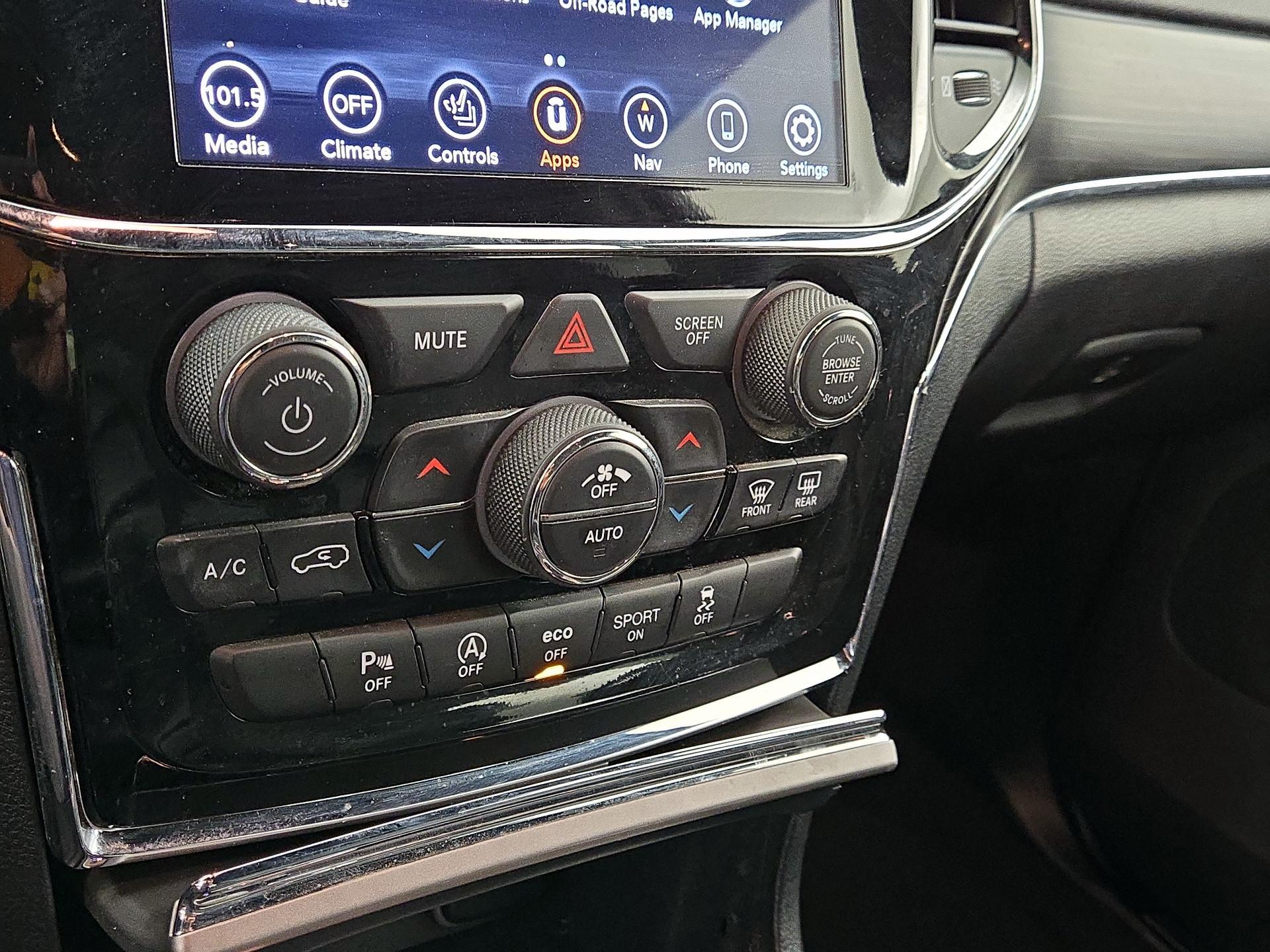 Thumbnail: 2020 Jeep Grand Cherokee - 17