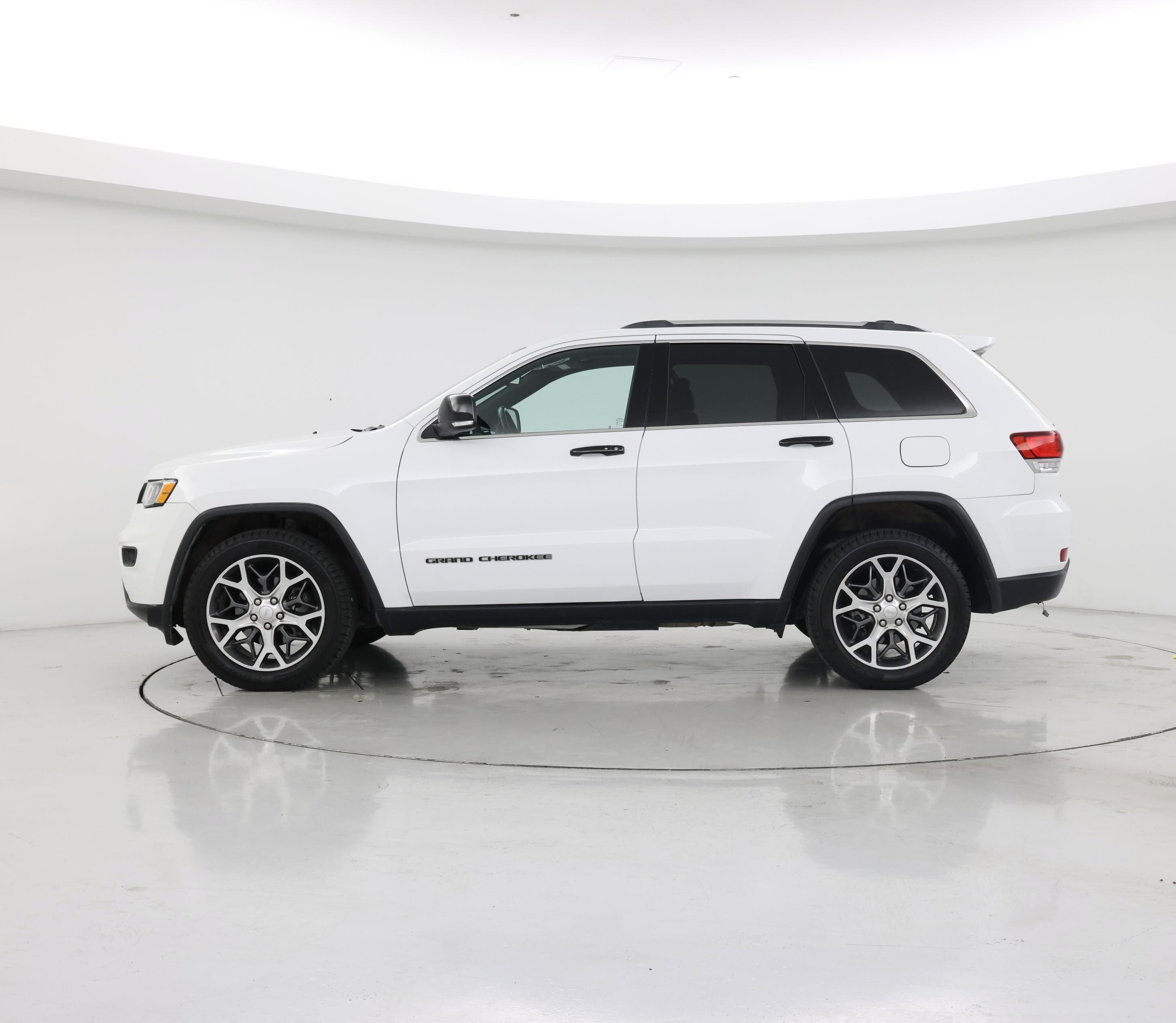 Thumbnail: 2020 Jeep Grand Cherokee - 3