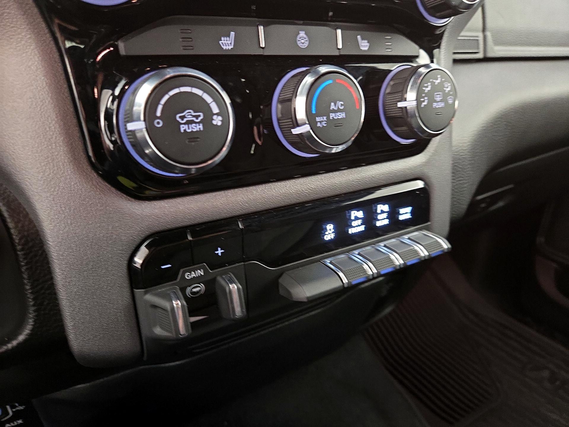 Thumbnail: 2025 RAM 1500 - 16