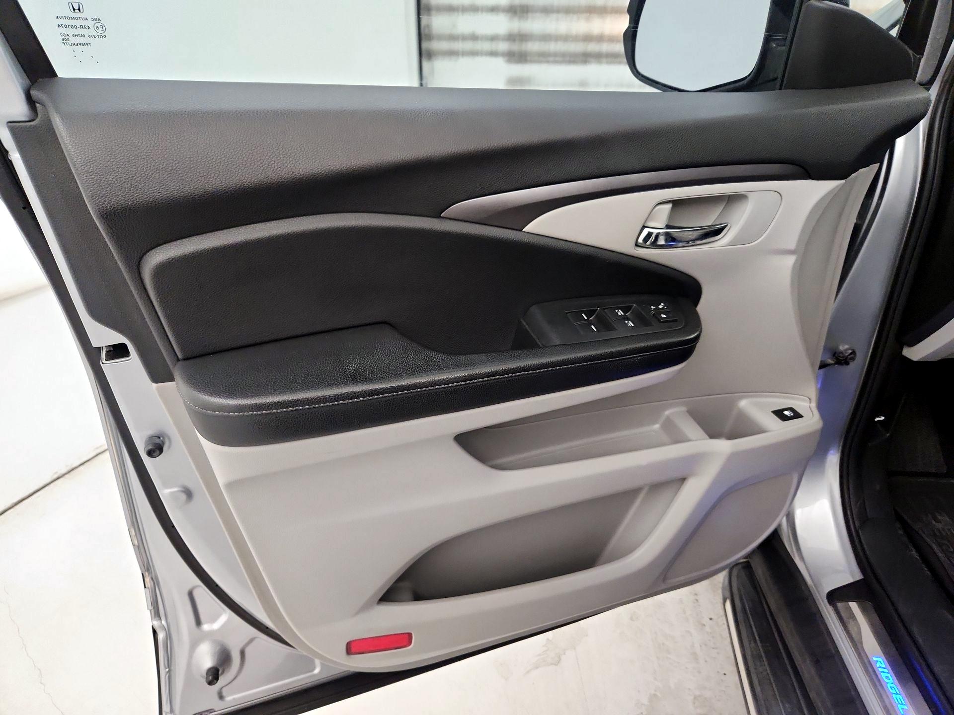 Thumbnail: 2017 Honda Ridgeline - 12