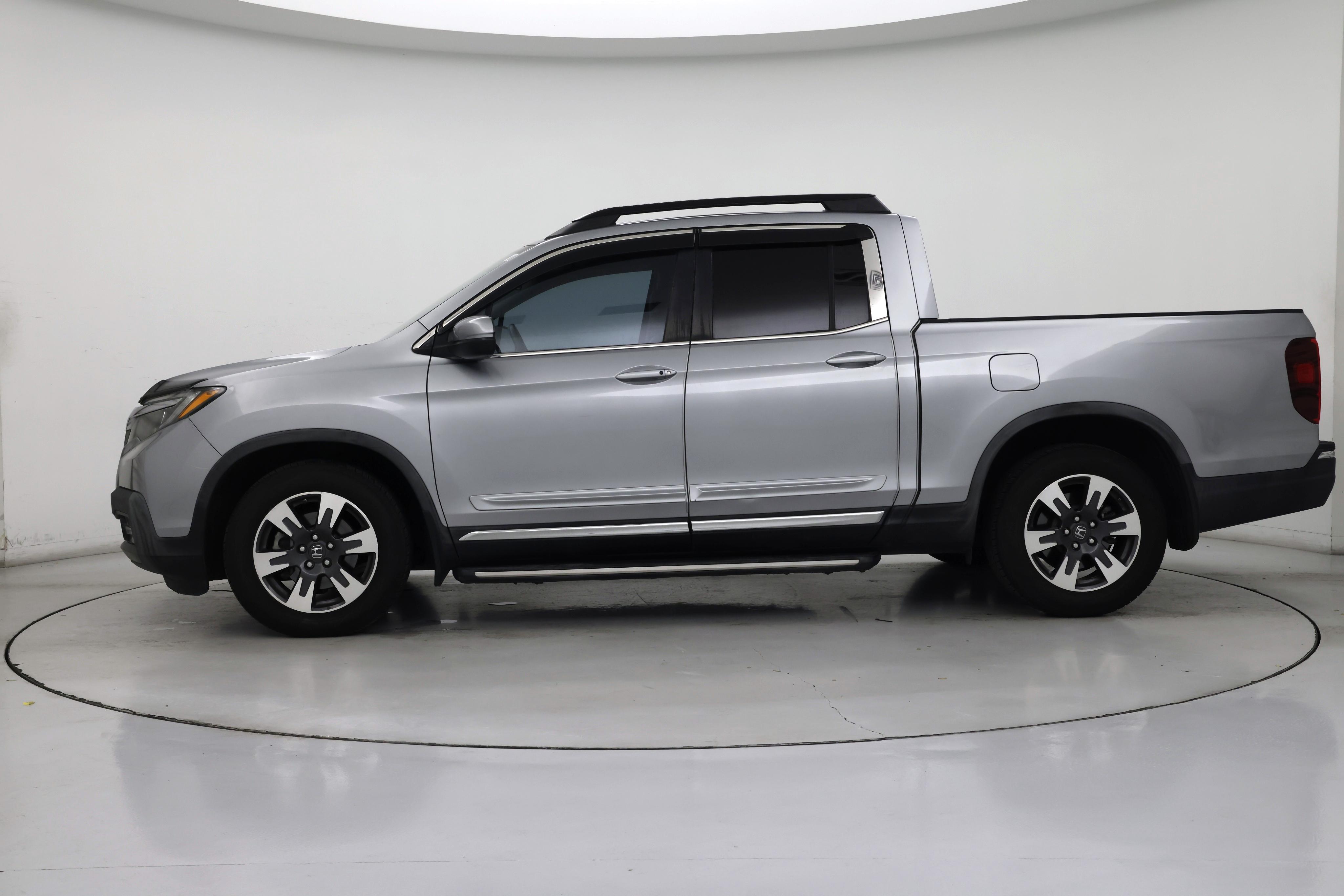 Thumbnail: 2017 Honda Ridgeline - 3