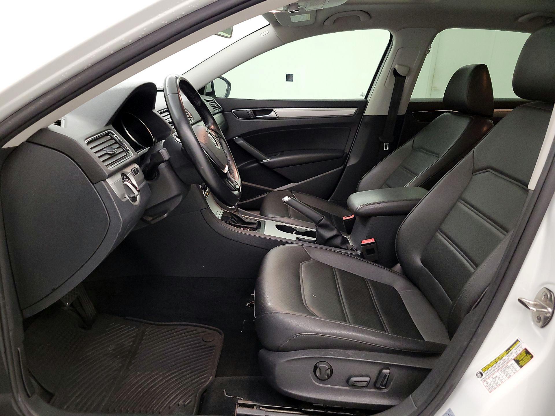 Thumbnail: 2019 Volkswagen Passat - 11