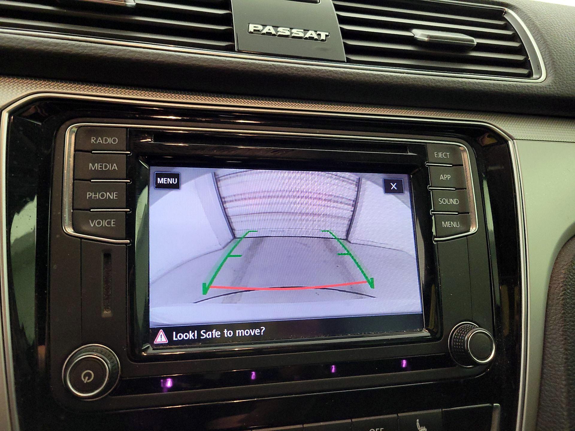 Thumbnail: 2019 Volkswagen Passat - 14