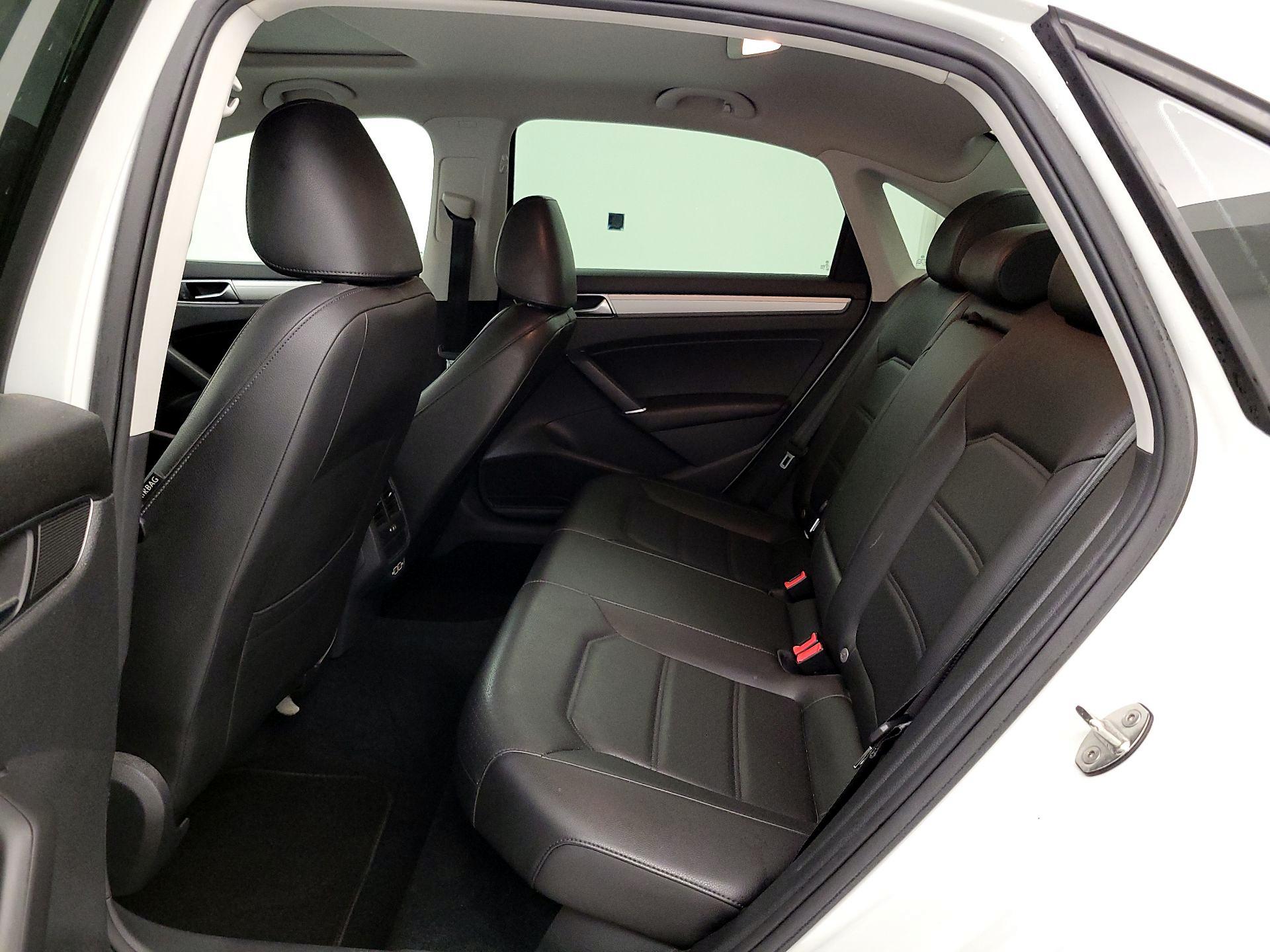 Thumbnail: 2019 Volkswagen Passat - 20