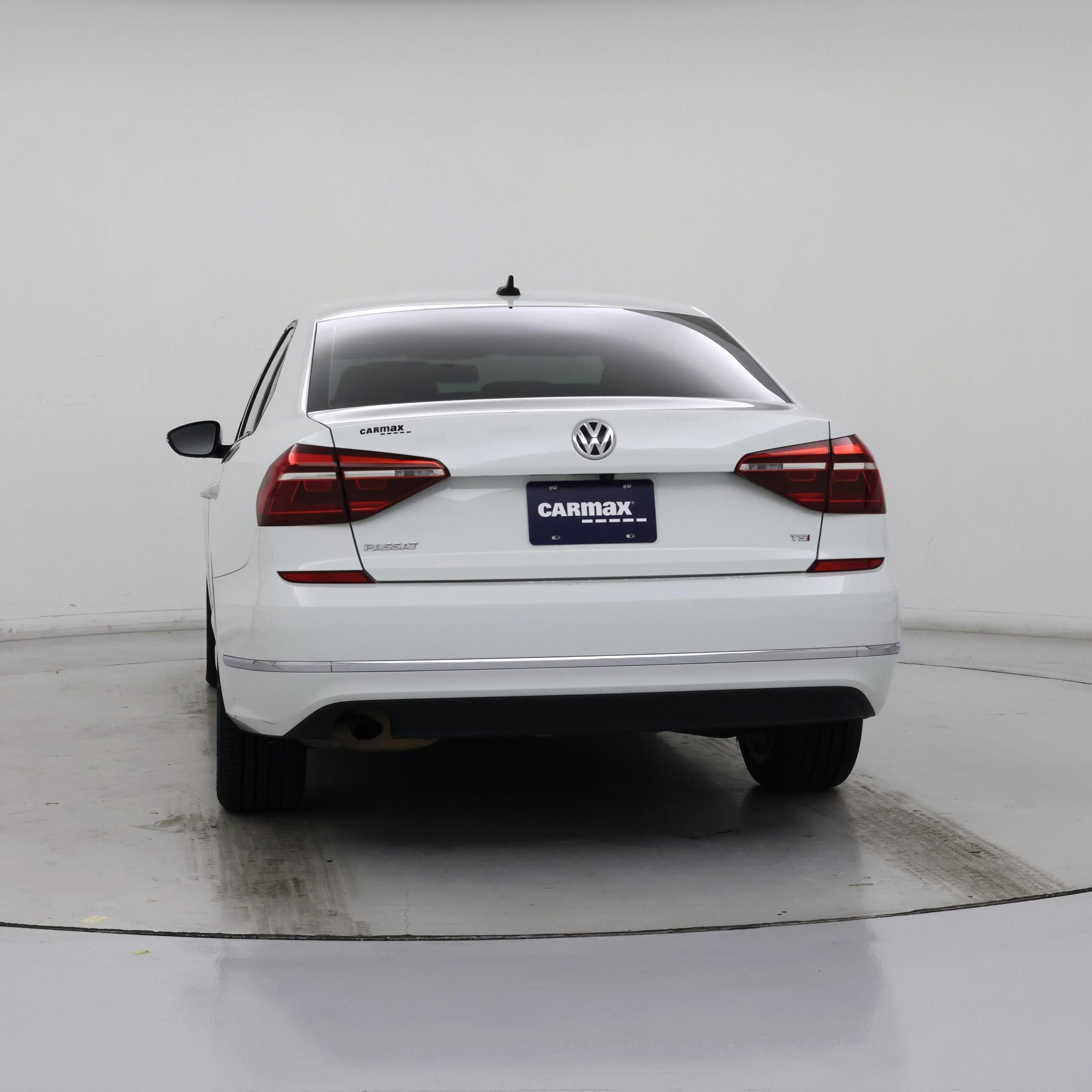 Thumbnail: 2019 Volkswagen Passat - 6