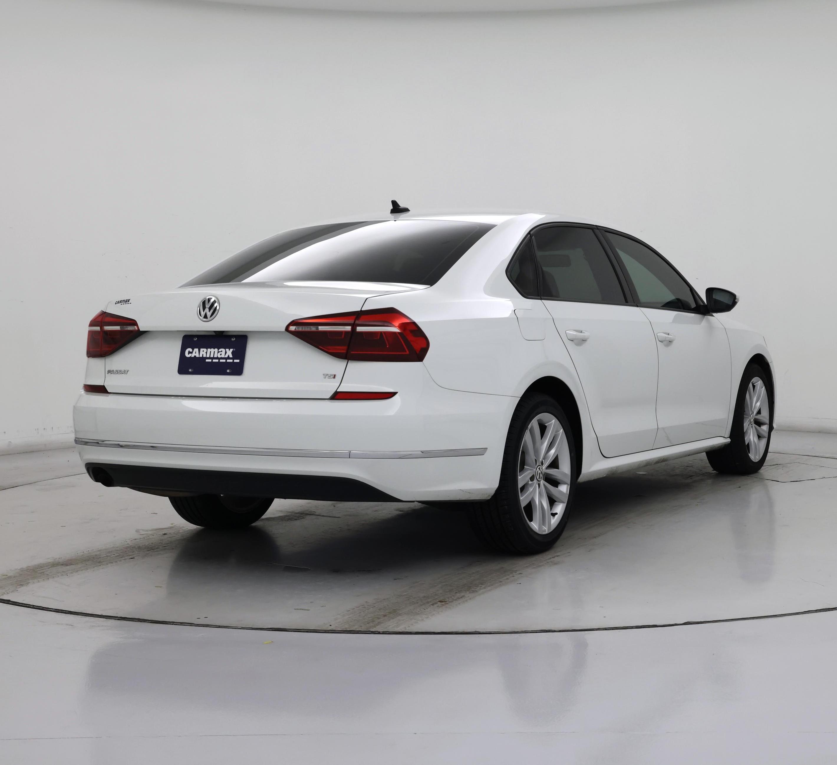 Thumbnail: 2019 Volkswagen Passat - 8