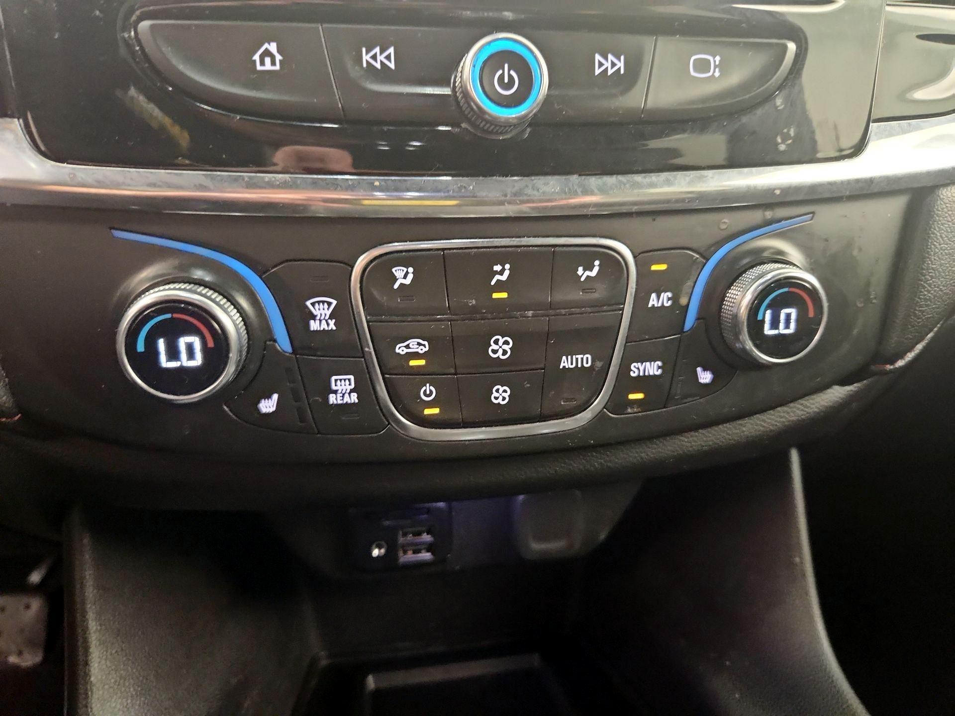 Thumbnail: 2023 Chevrolet Traverse - 16