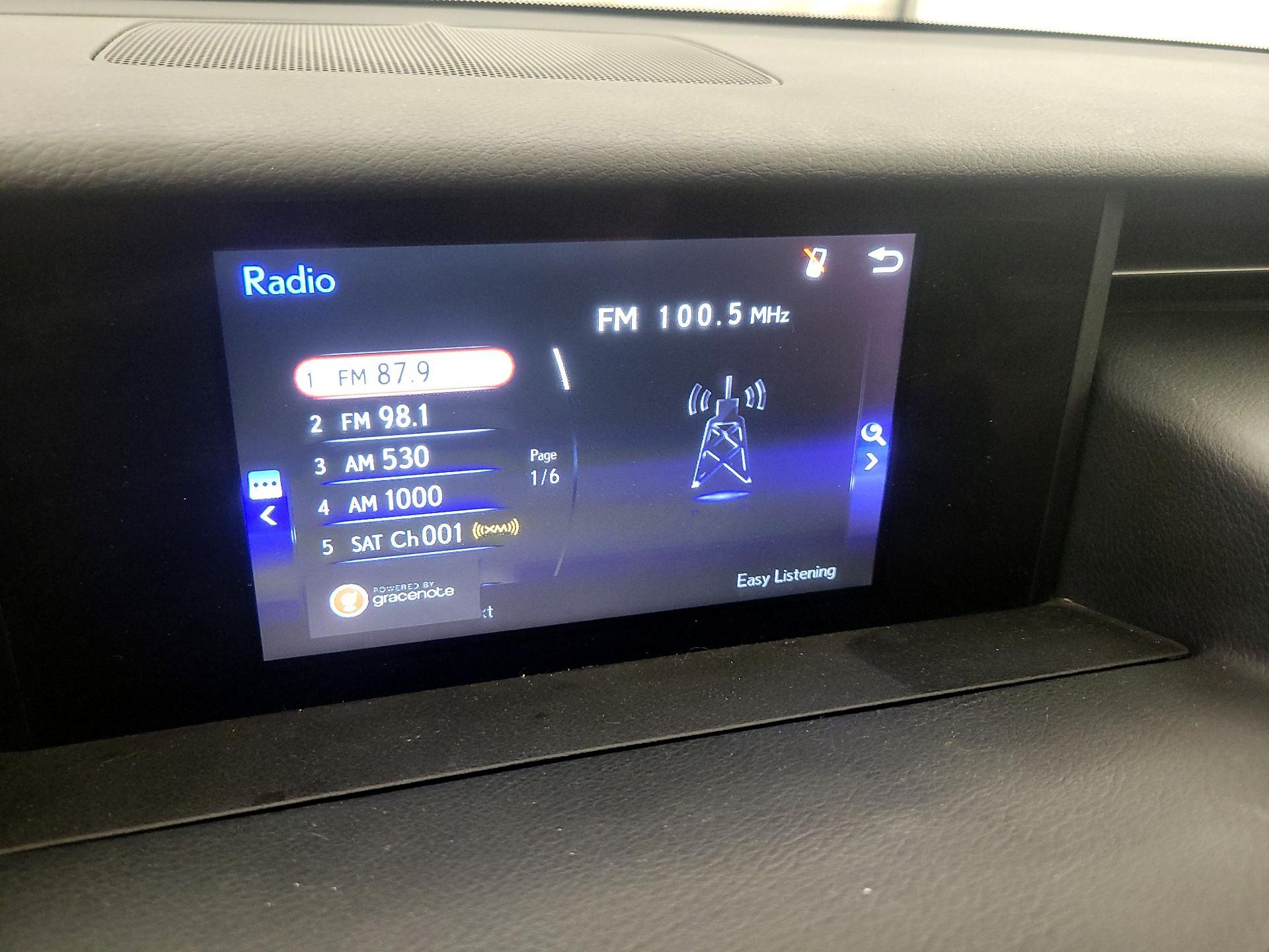 Thumbnail: 2018 Lexus IS - 15