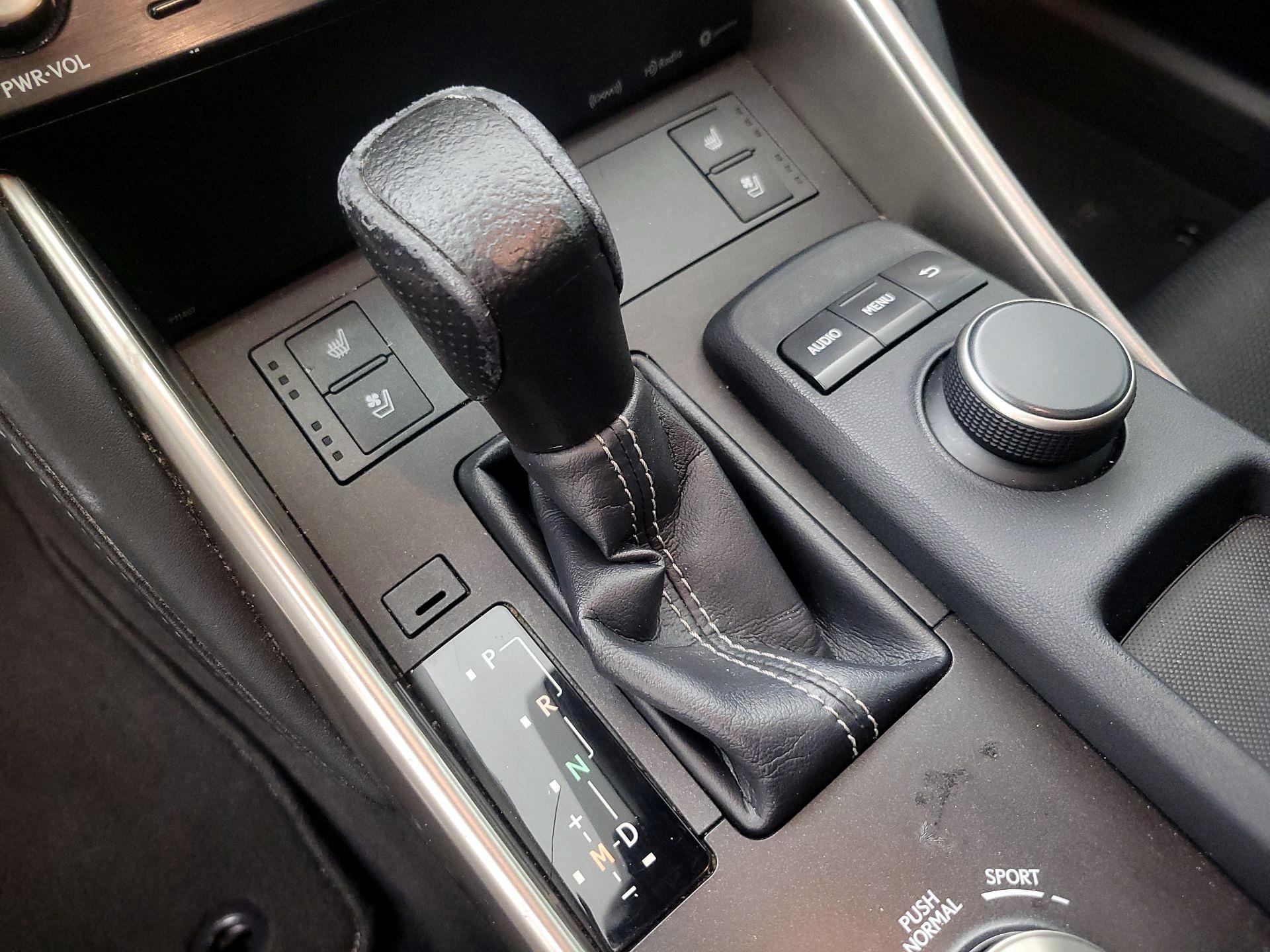 Thumbnail: 2018 Lexus IS - 17