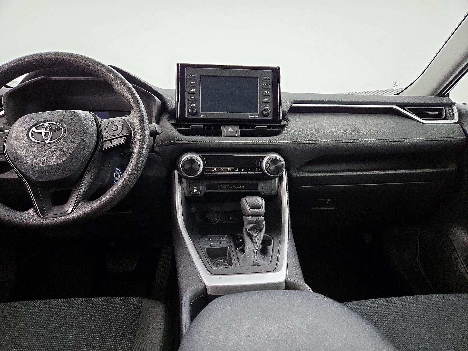 Thumbnail: 2022 Toyota RAV4 - 9